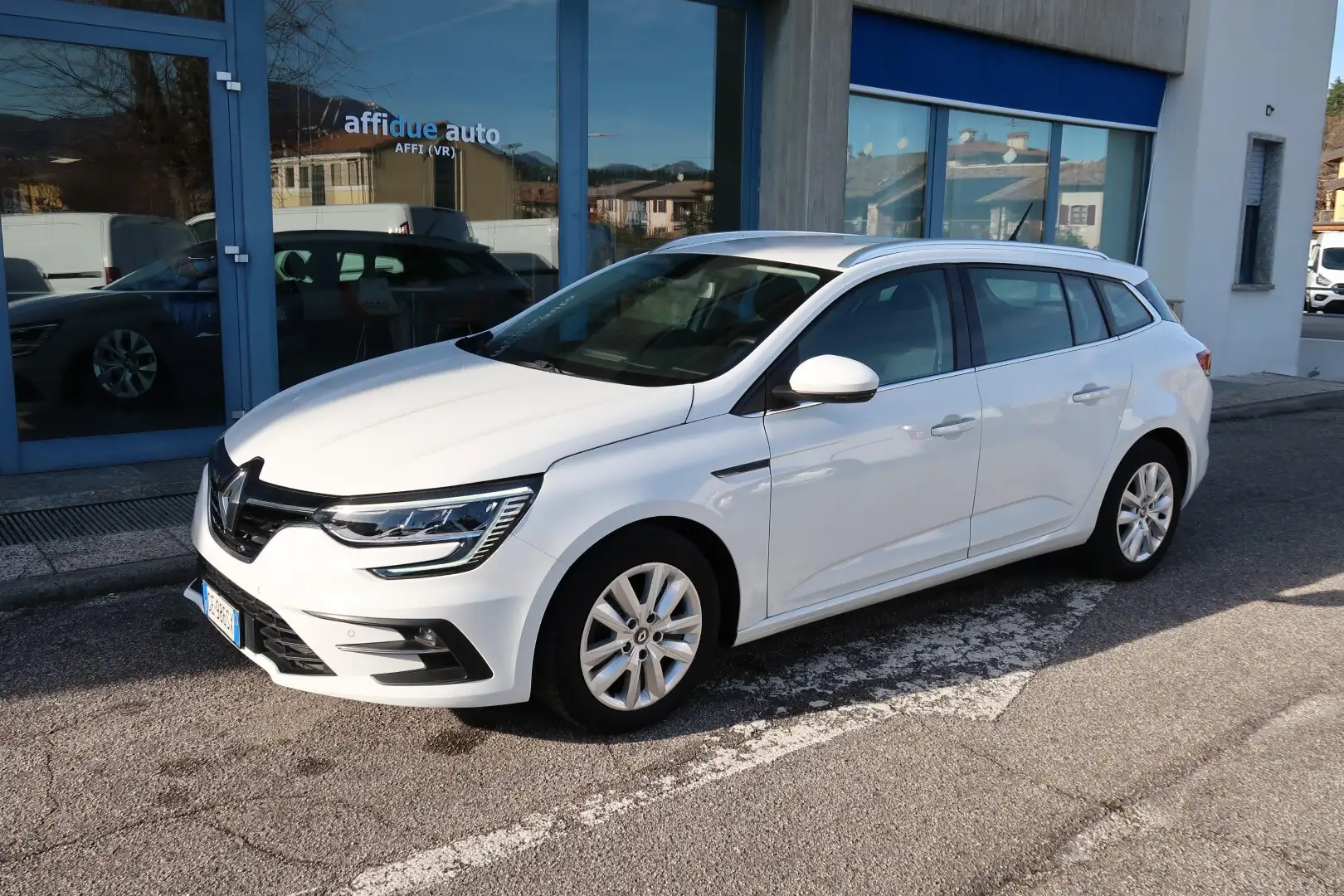 Renault Megane Sporter Blue dCi 115 CV N1 Autocarro Bianco - 1