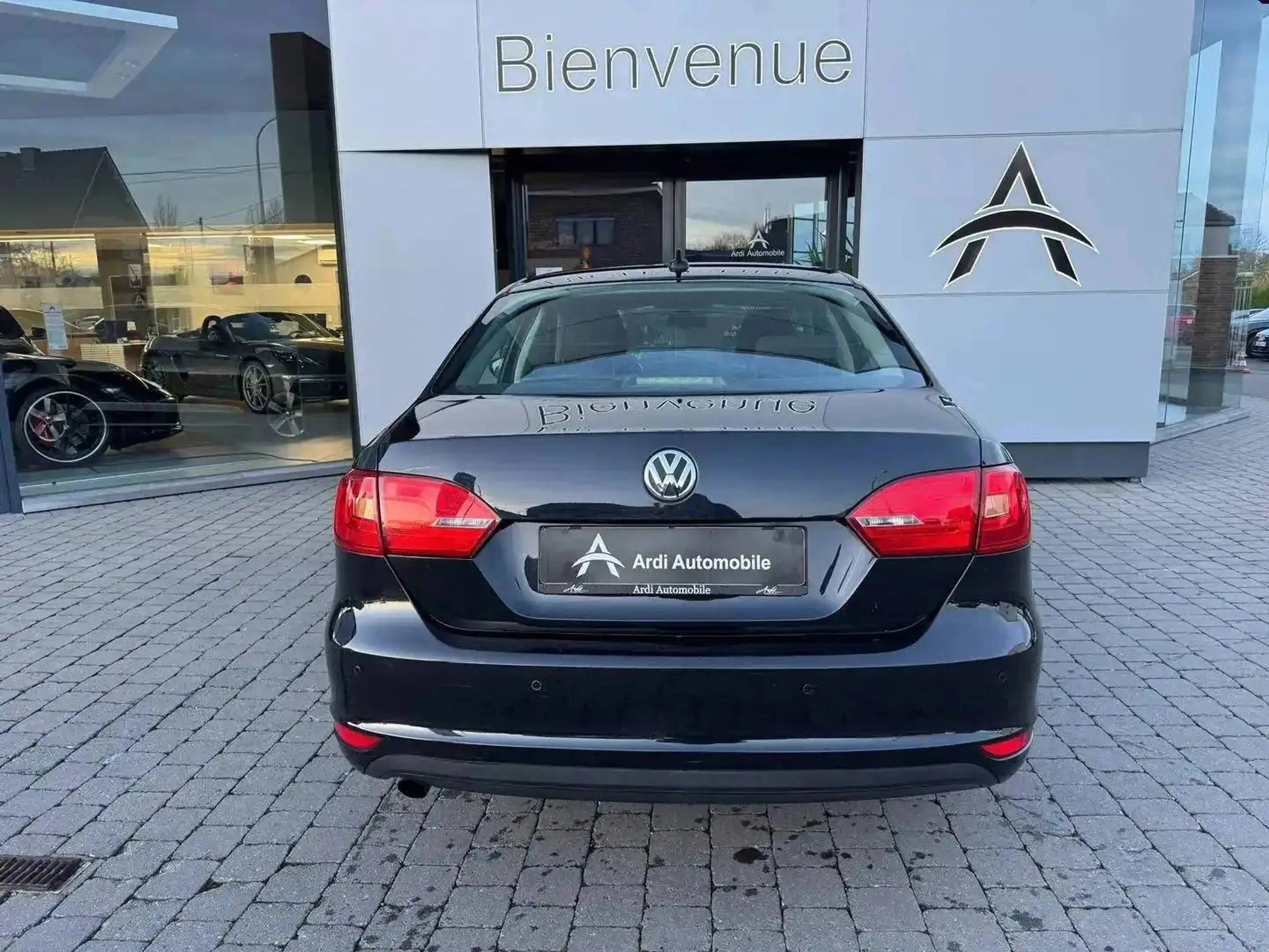 Volkswagen Jetta 1.6 TDi *GARANTIE 12 MOIS*1er PROPRIETAIRE* — photo 5