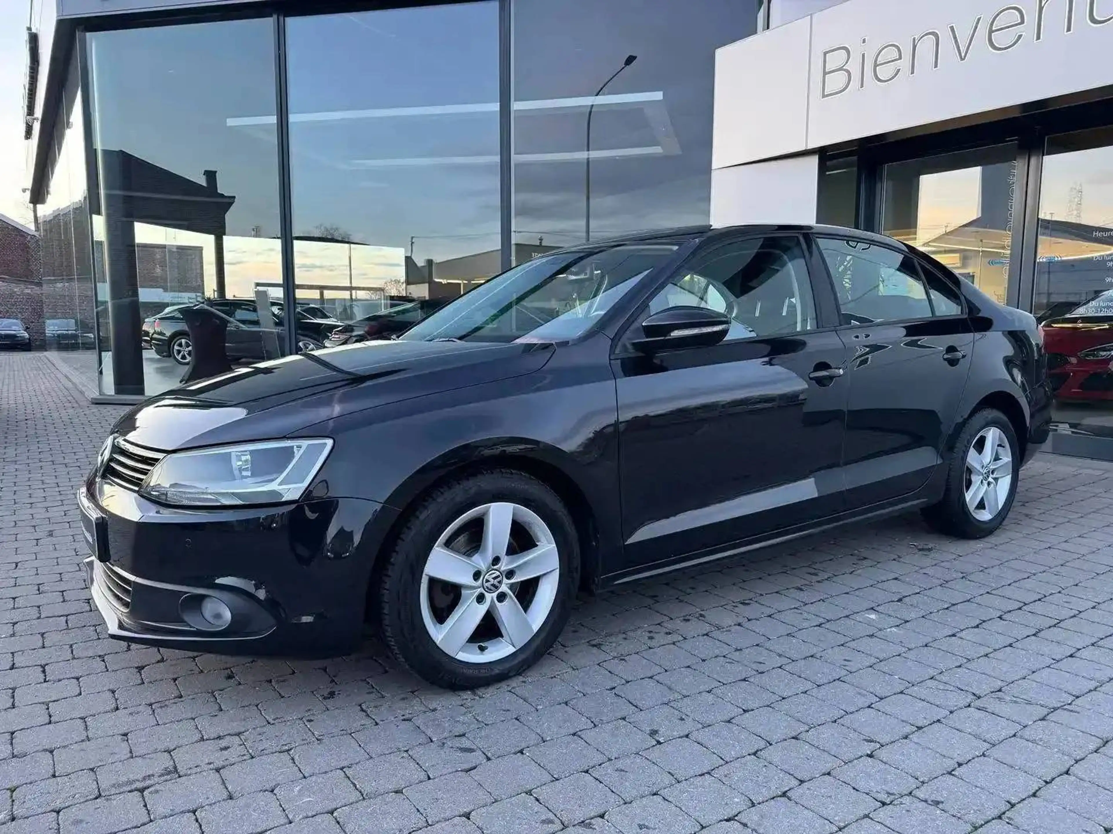 Volkswagen Jetta 1.6 TDi *GARANTIE 12 MOIS*1er PROPRIETAIRE* — photo 12