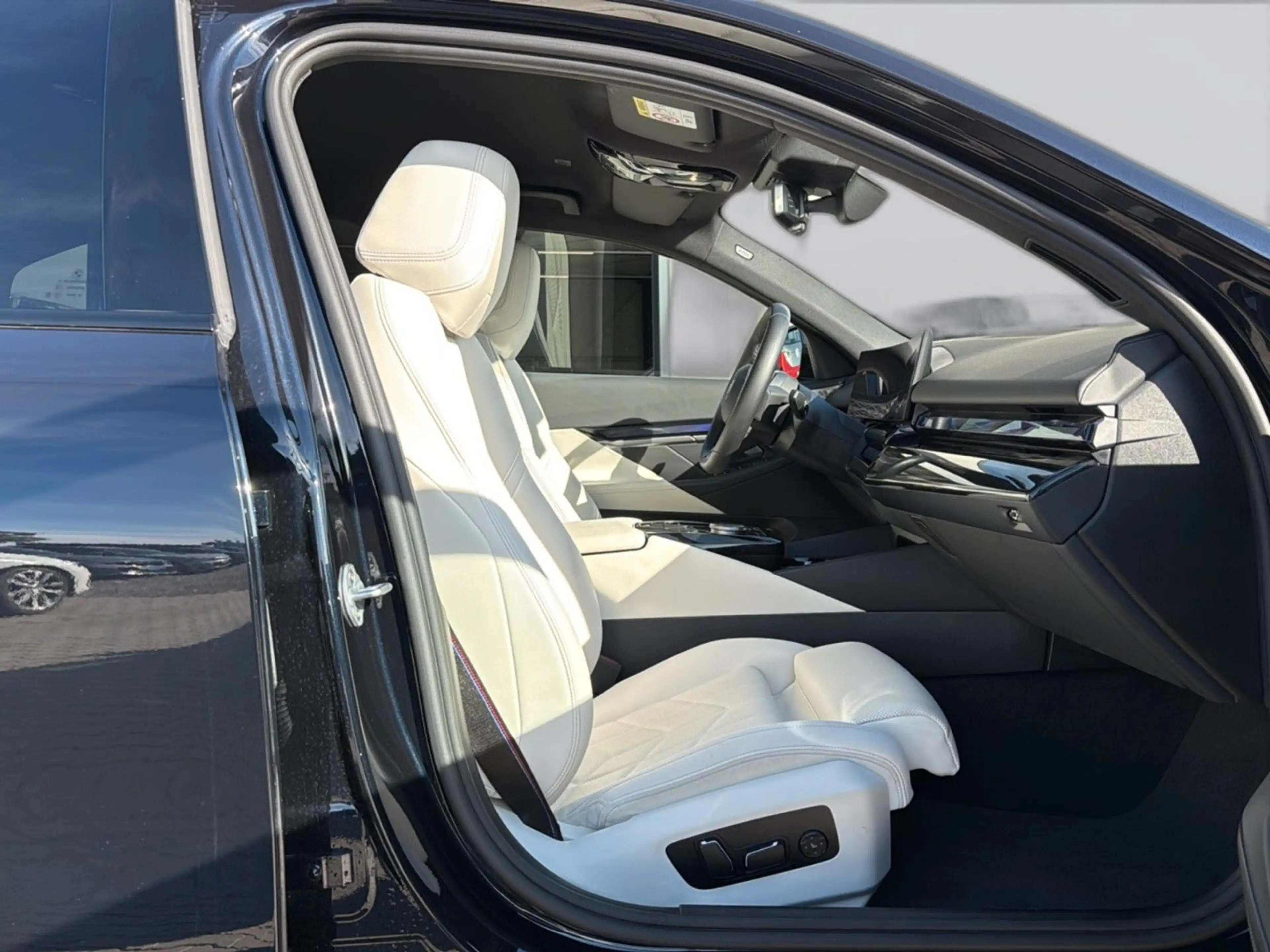 BMW i5 40 xDr. Lim. M Sport Pro ACC 4ZK AHK HUD Mmry — photo 12