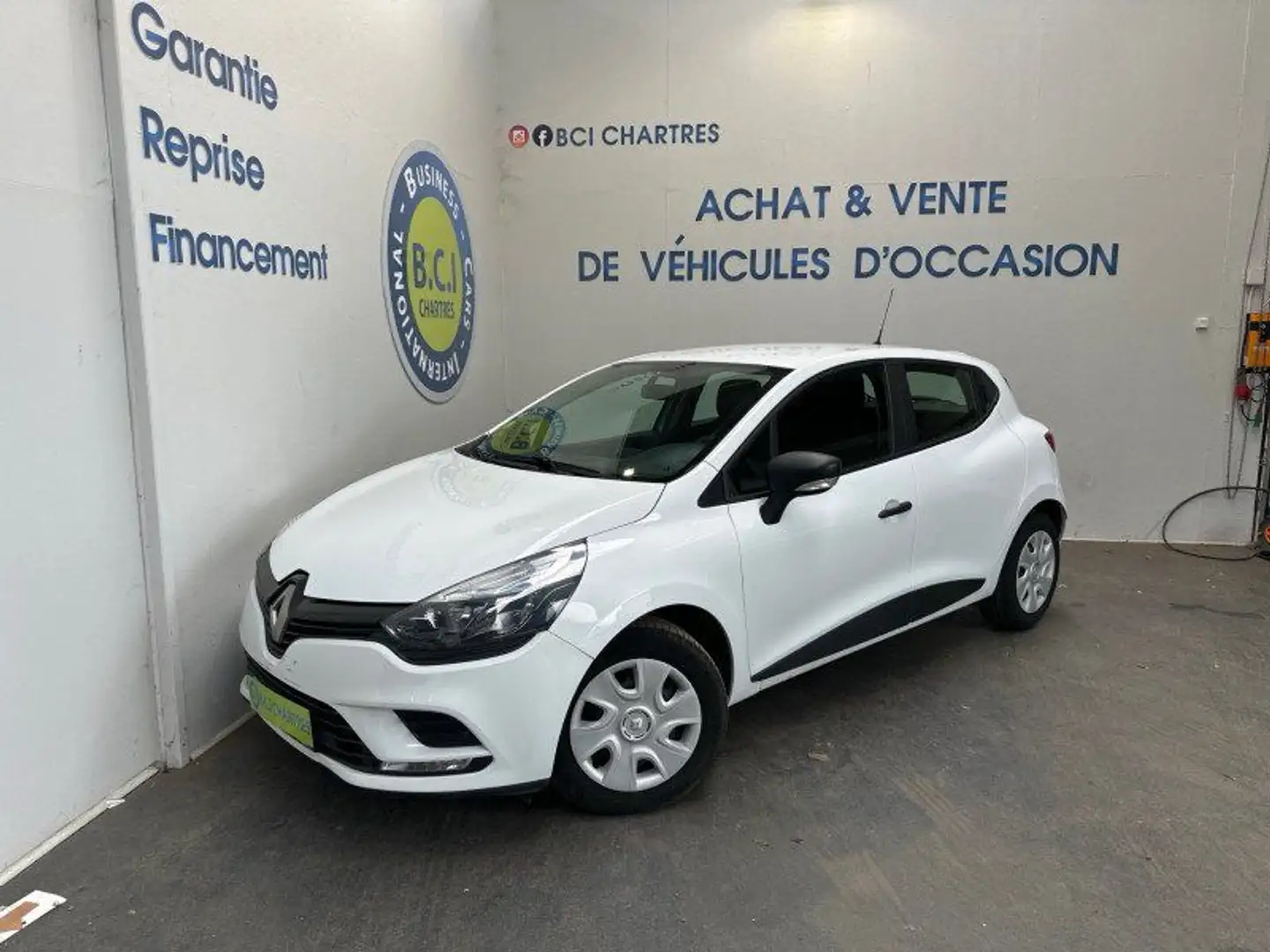 Renault Clio IV STE 1.5 DCI 75CH ENERGY AIR E6C Blanc - 1