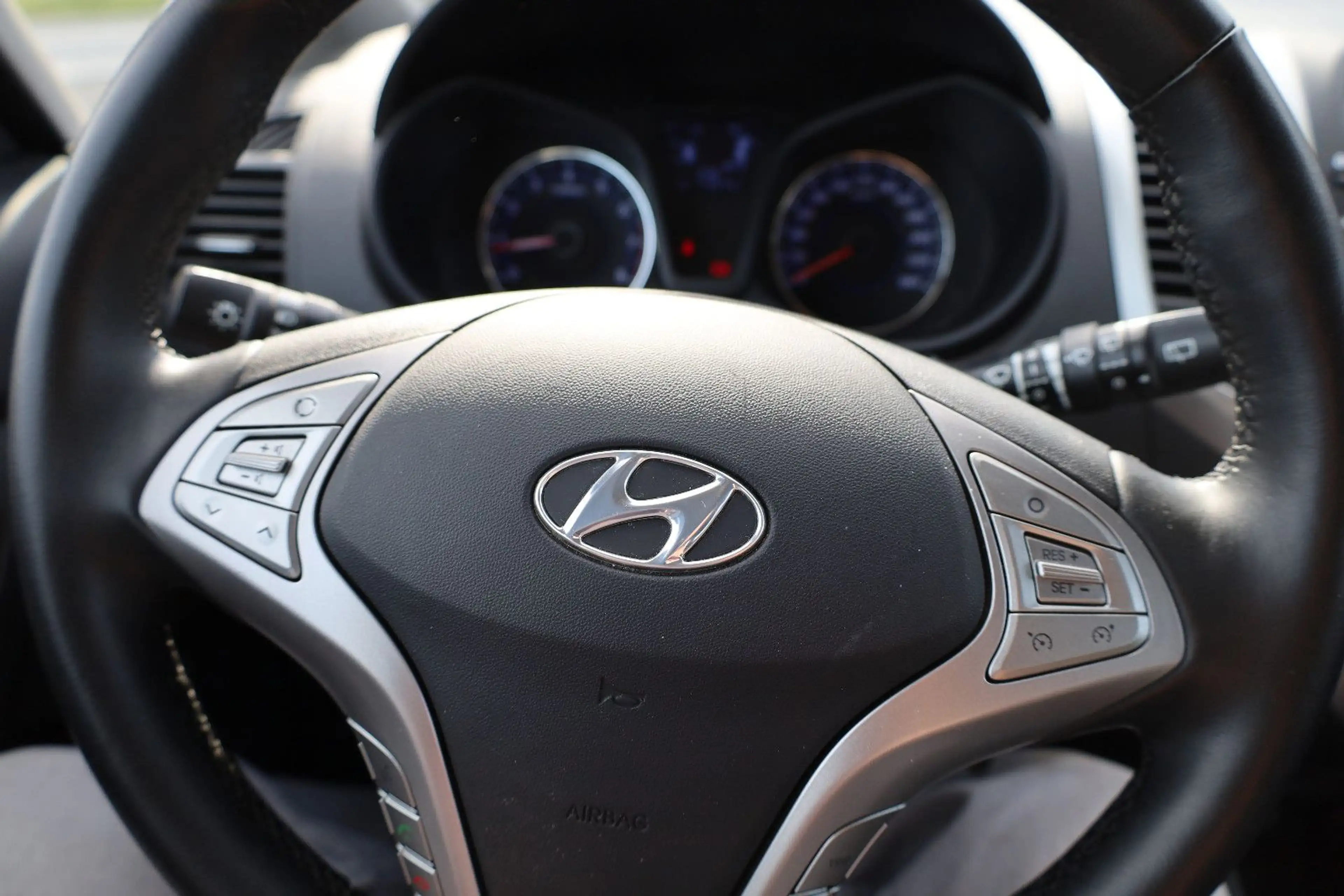Hyundai iX20 1.6 Space Plus-Paket blue — photo 15