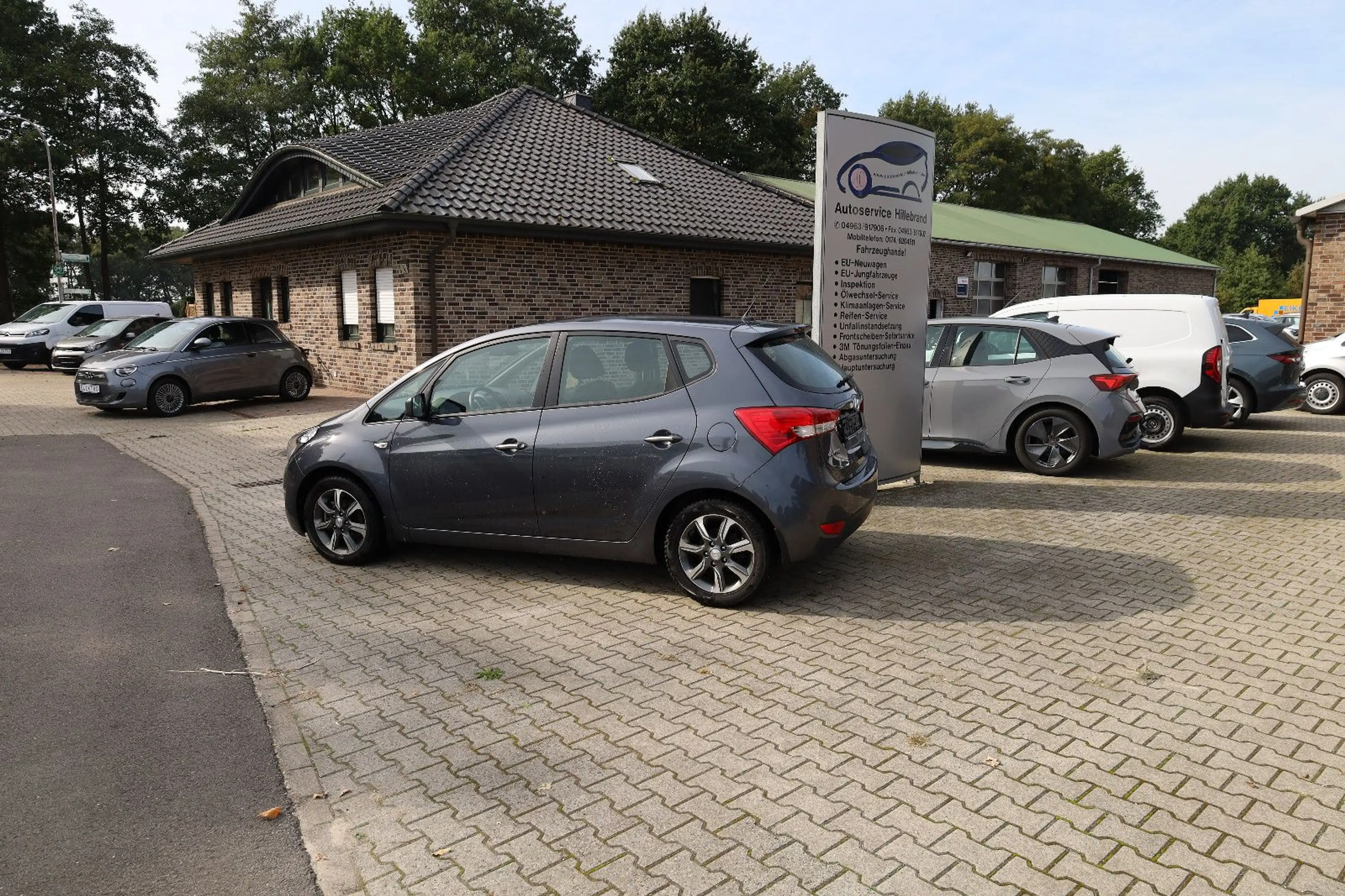 Hyundai iX20 1.6 Space Plus-Paket blue — photo 4