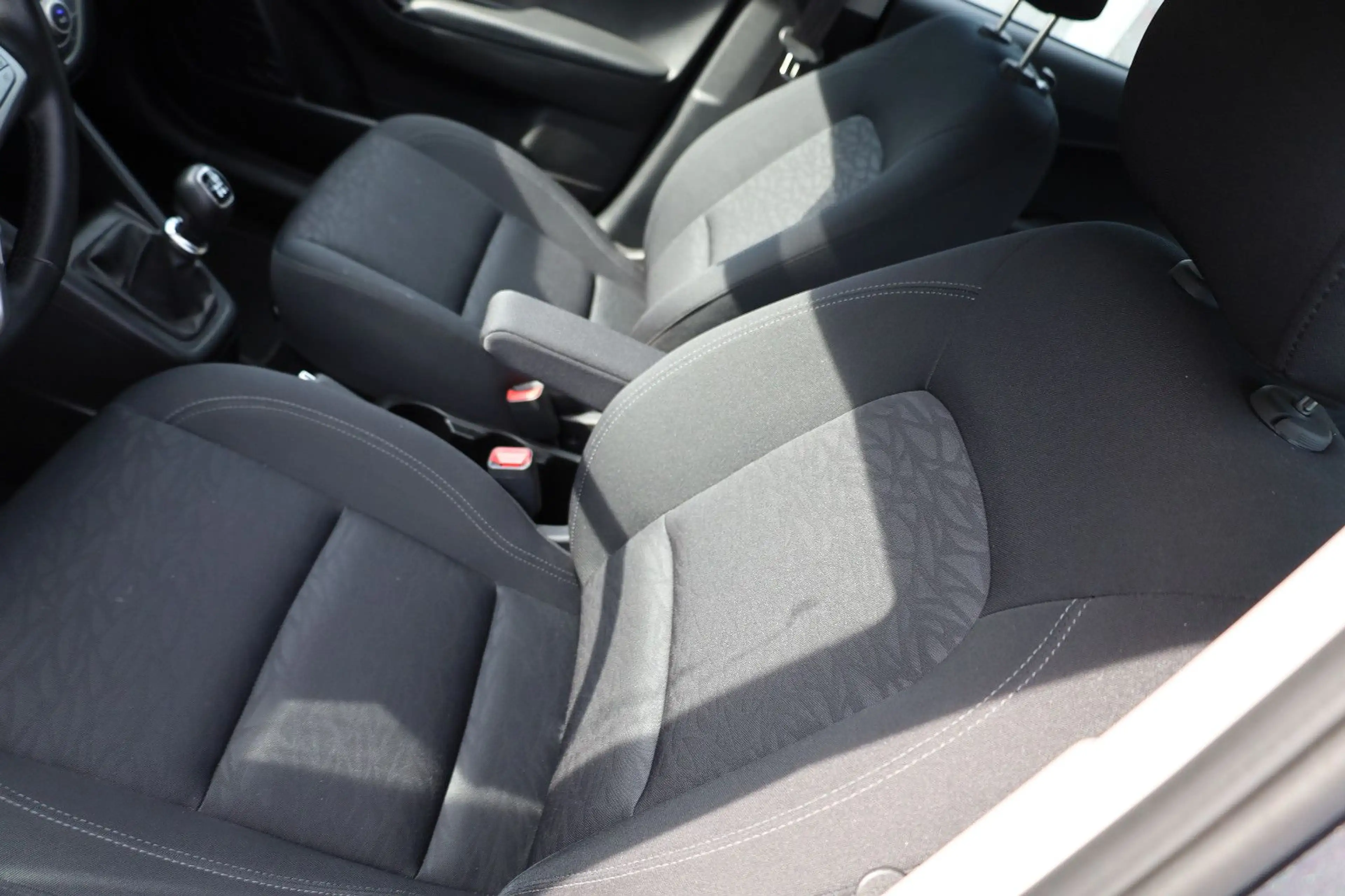 Hyundai iX20 1.6 Space Plus-Paket blue — photo 6