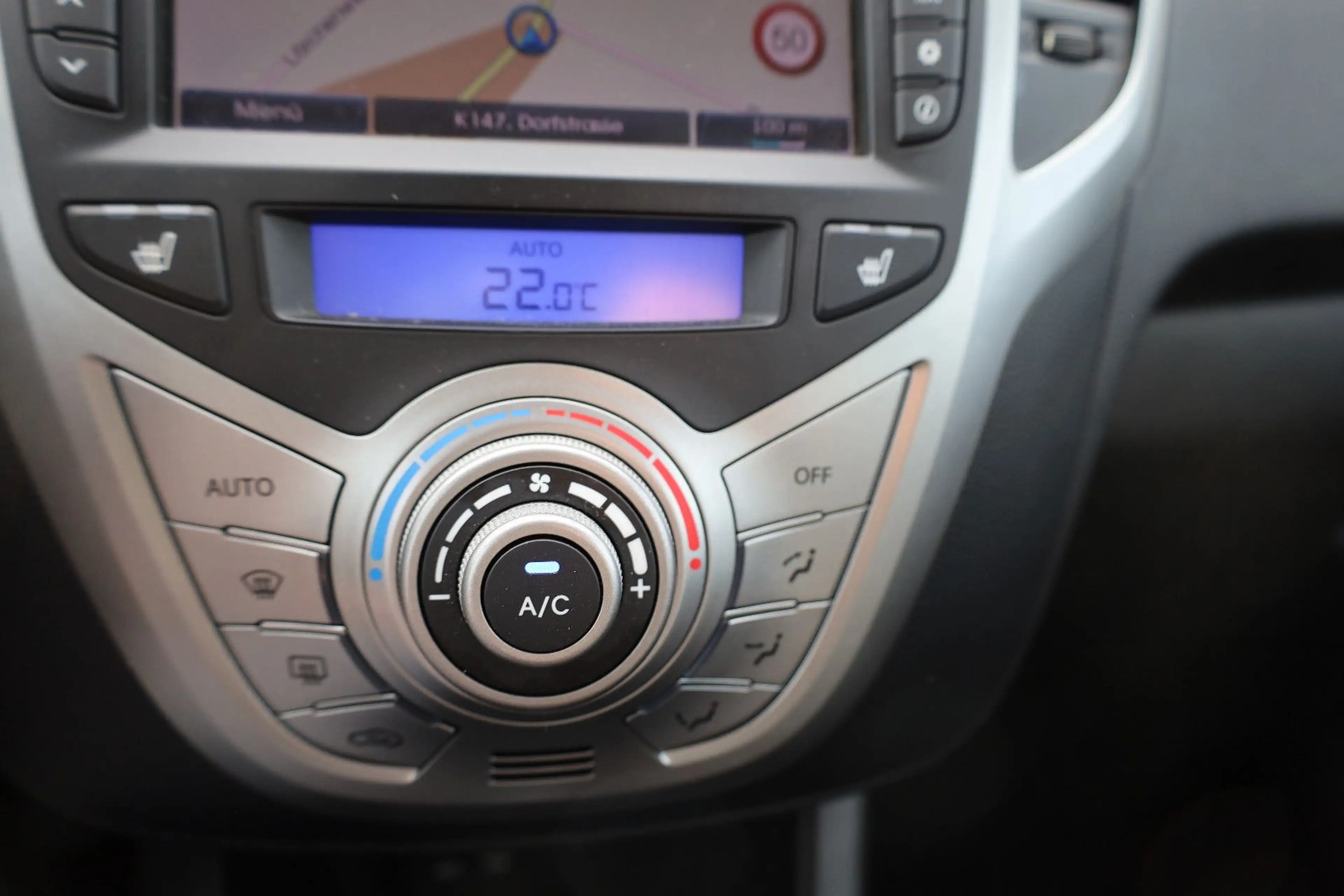 Hyundai iX20 1.6 Space Plus-Paket blue — photo 12