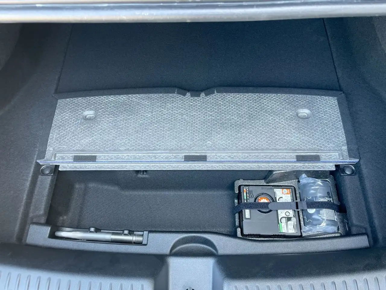 Mercedes-Benz CLA снимка Mercedes-Benz CLA