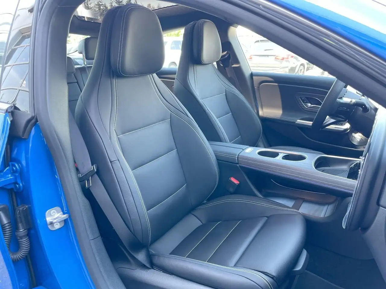Mercedes-Benz CLA снимка Mercedes-Benz CLA