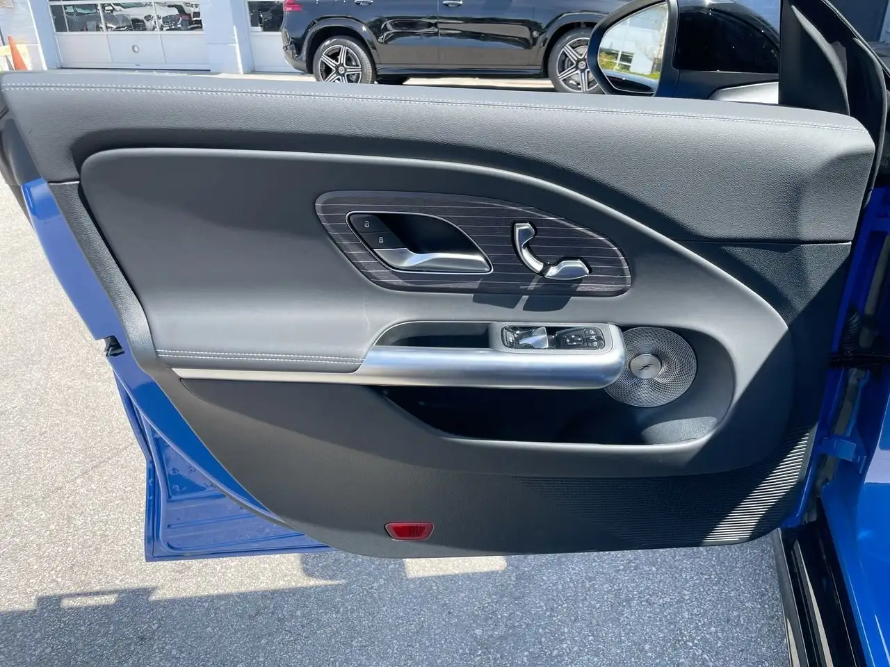 Mercedes-Benz CLA снимка Mercedes-Benz CLA