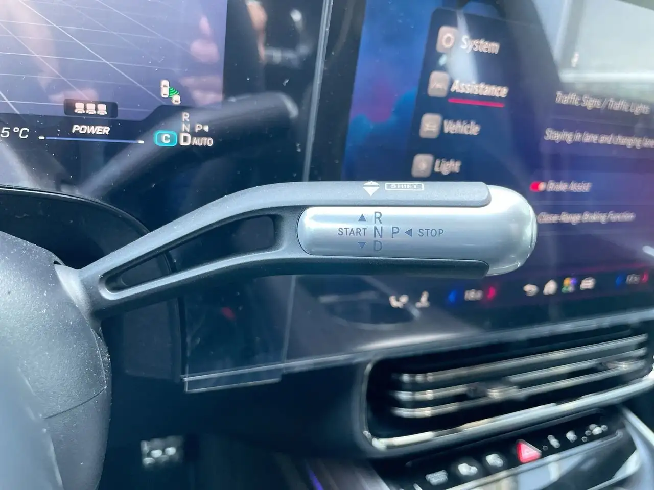 Mercedes-Benz CLA снимка Mercedes-Benz CLA