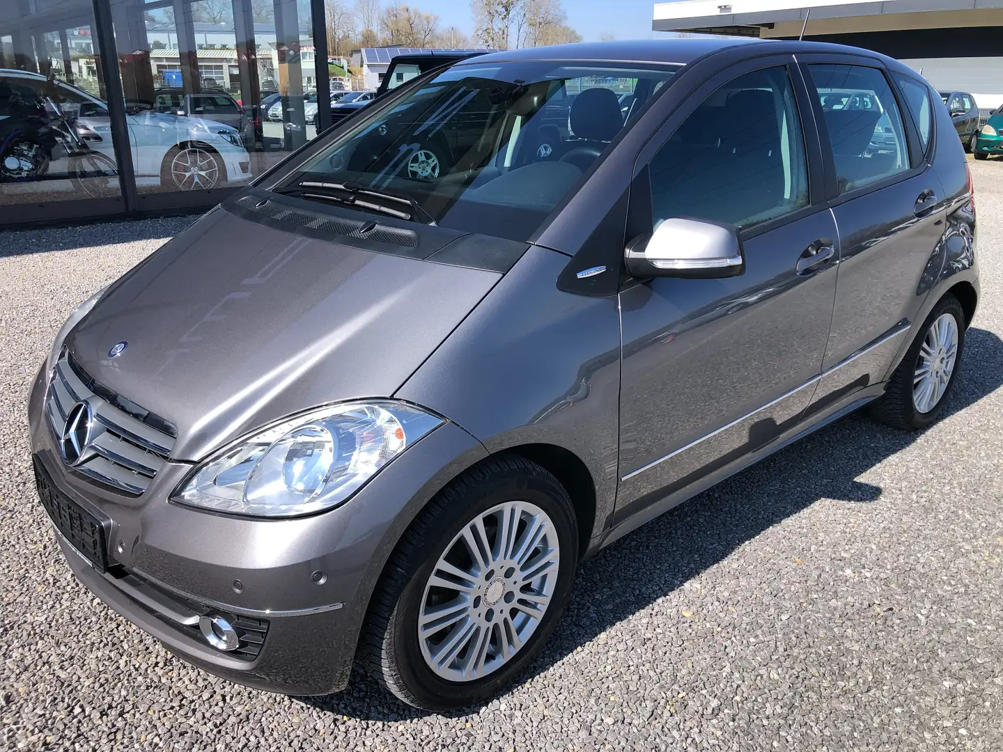 Mercedes-Benz A 180 Autotronic ELEGANCE*AHK*Park-Assistent*2.Hand* Grau - 1