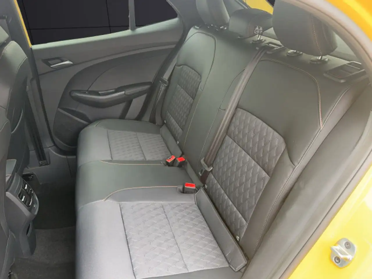MG MG3 Luxury Sondermodell Pastell Yellow 17