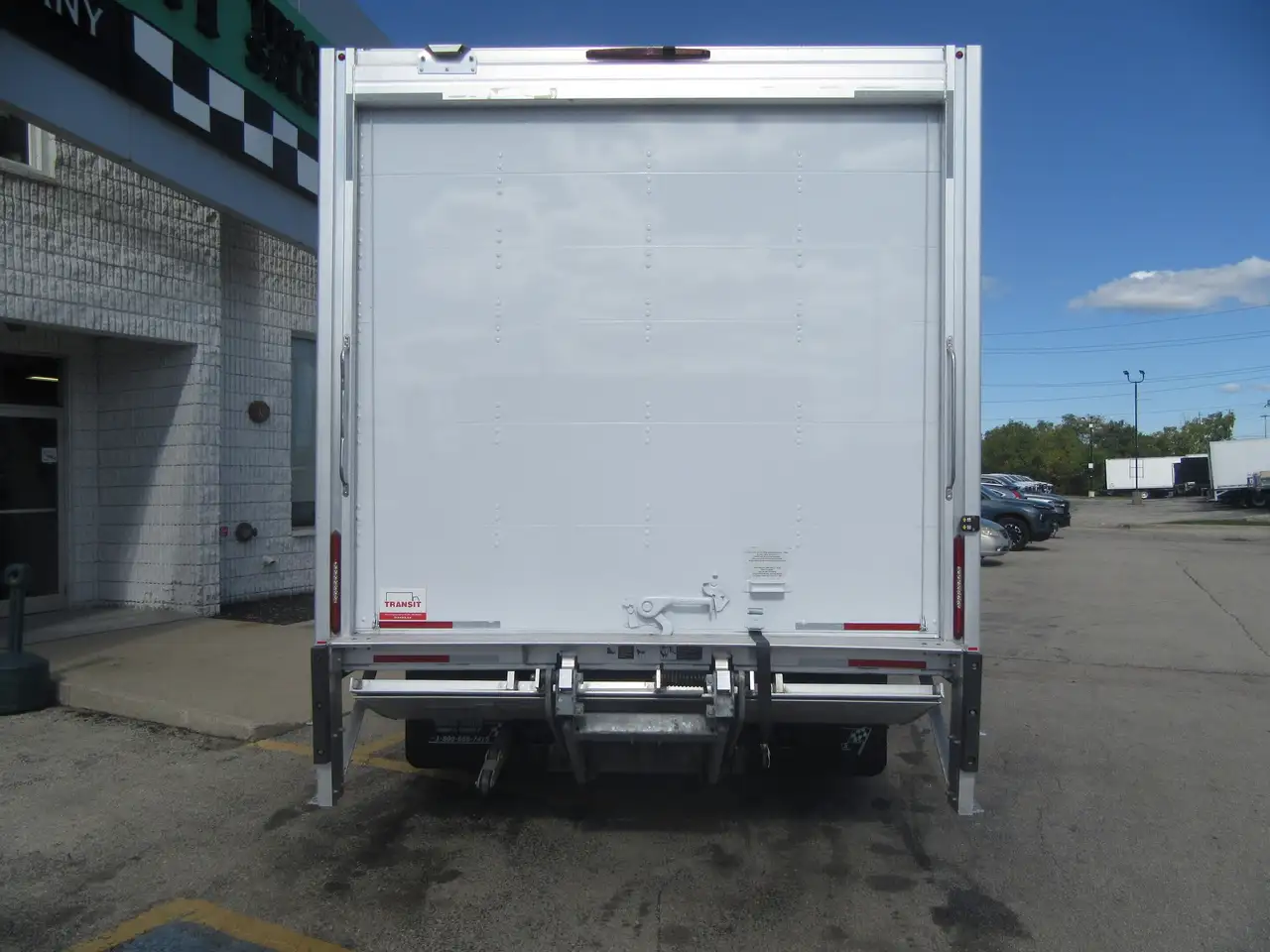 Ford E-450 Super Duty DRW снимка Ford E-450 Super Duty DRW
