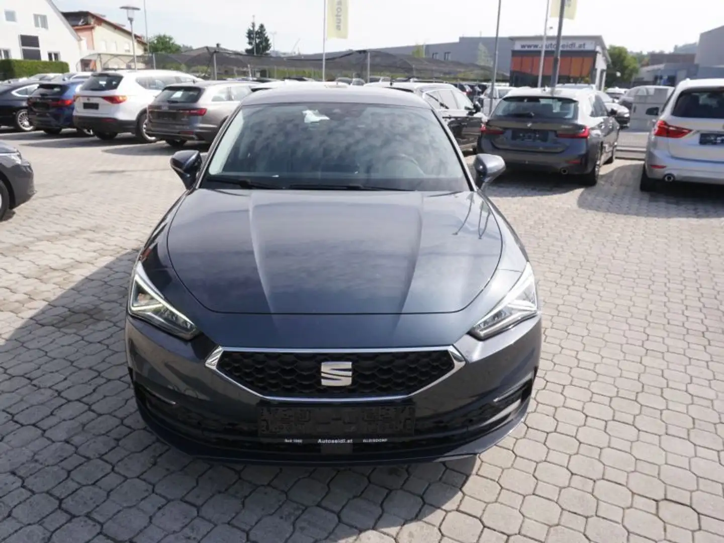 SEAT Leon 2,0 TDI *2022er+VIRTUAL+LED* Grau - 2