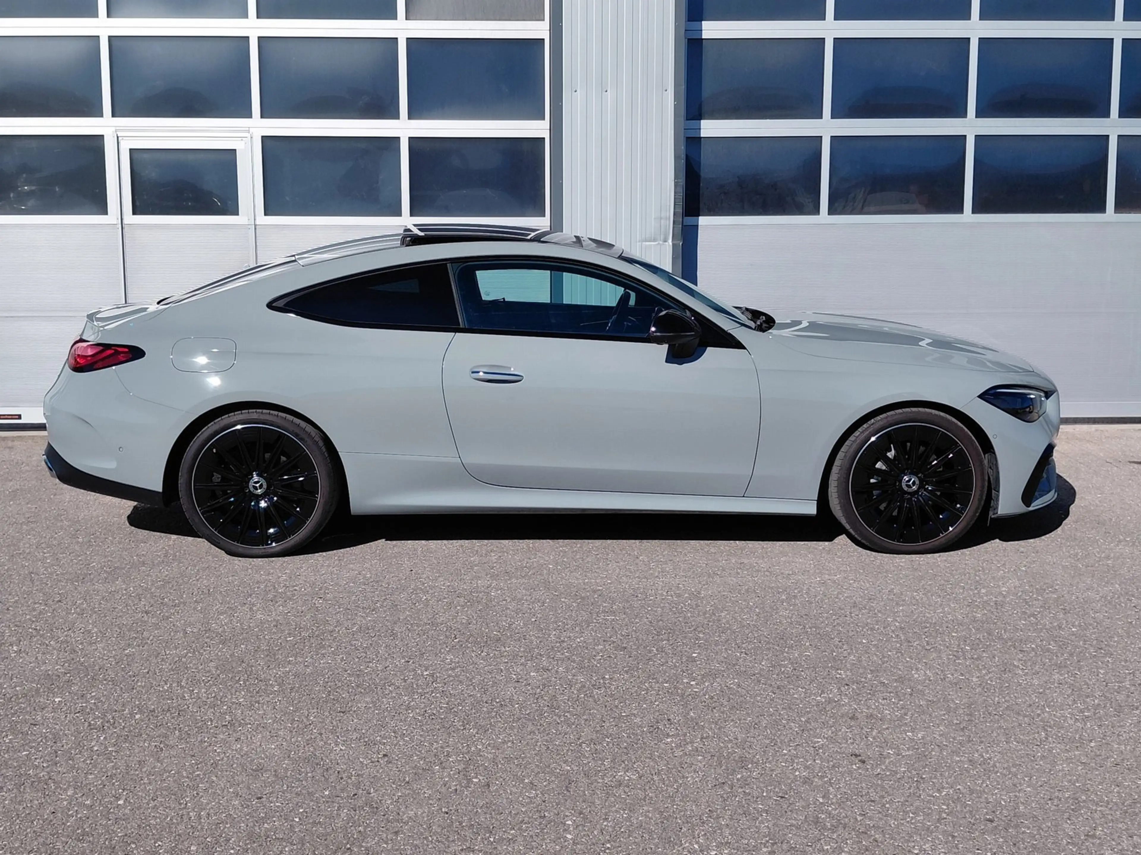 Mercedes-Benz CLE 200 Coupé AMG Premium/Standhzg/Pano/Night — photo 4