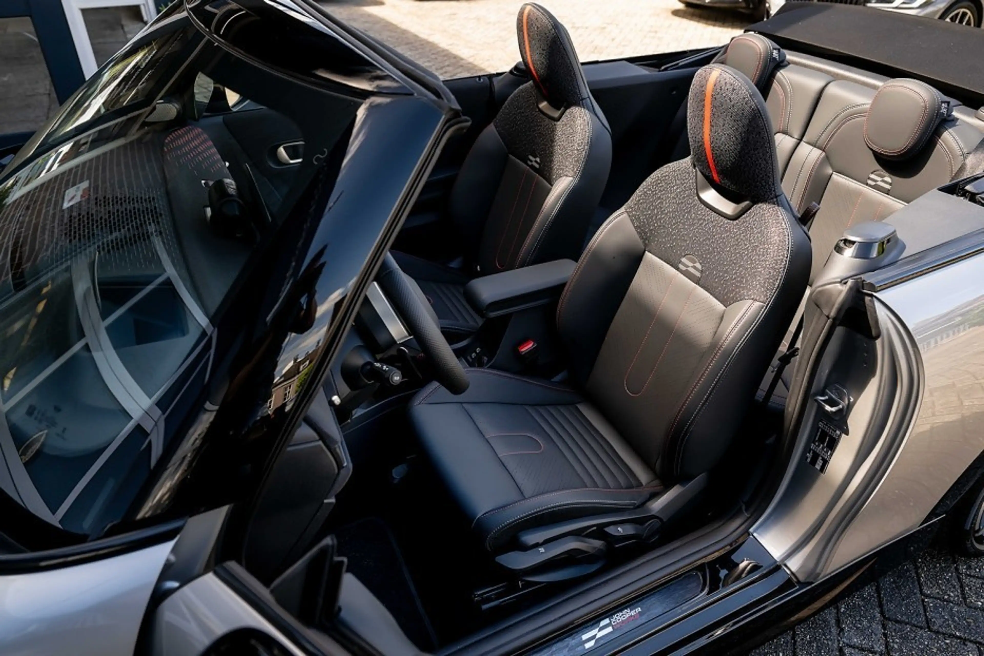 MINI John Cooper Works Cabrio S JCW | Cooper | Harman/Kardon | Head-Up | Driving — photo 6