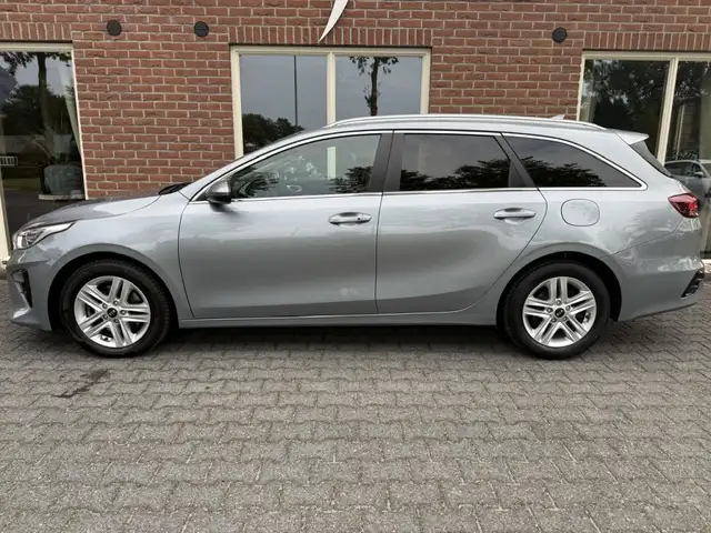 Kia Ceed view 2