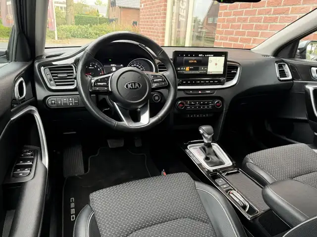 Kia Ceed view 3