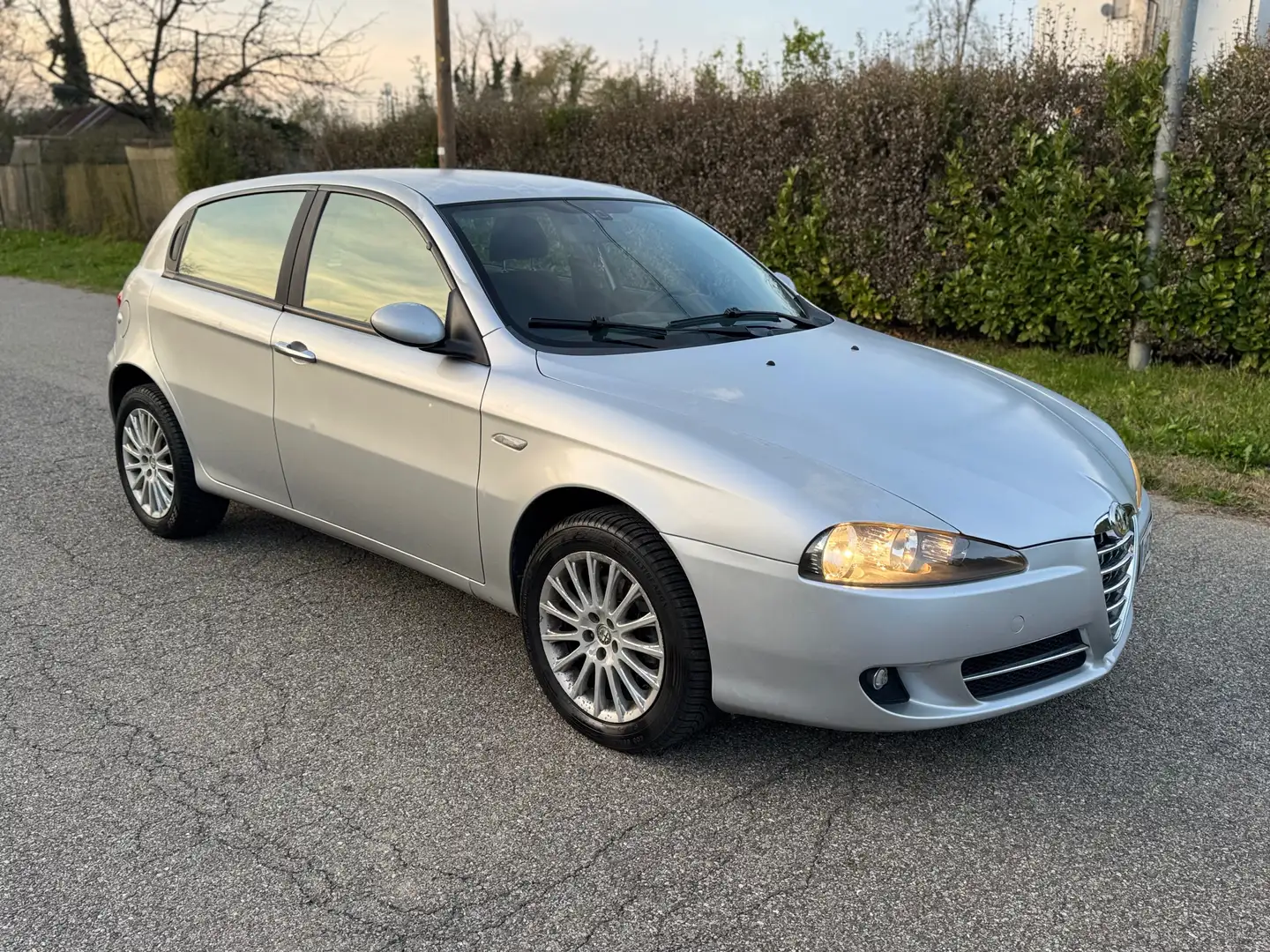 Alfa Romeo 147 147 con soli 105,000km Neopatentati - 2