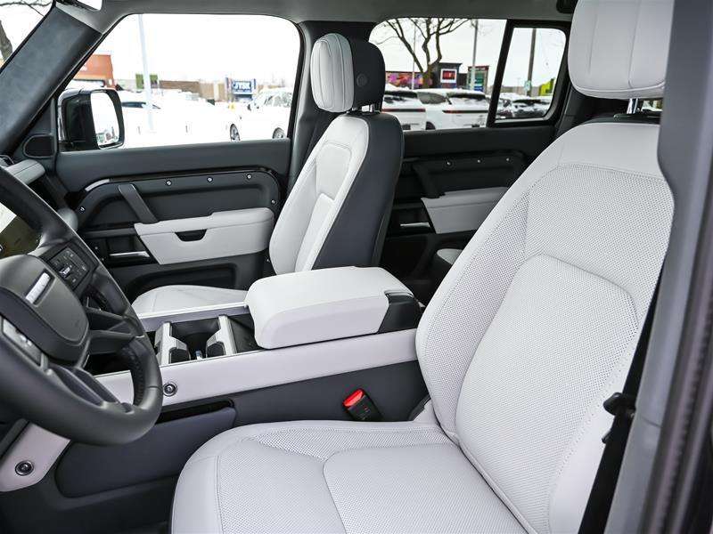 2026 Land Rover Defender 110 P400 X thumb 12