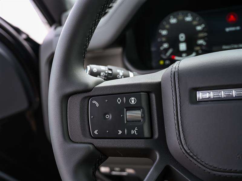 2026 Land Rover Defender 110 P400 X thumb 23