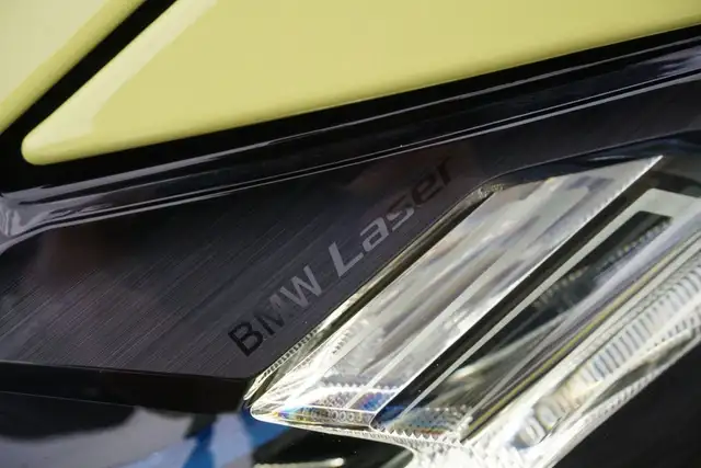 BMW M4 view 11