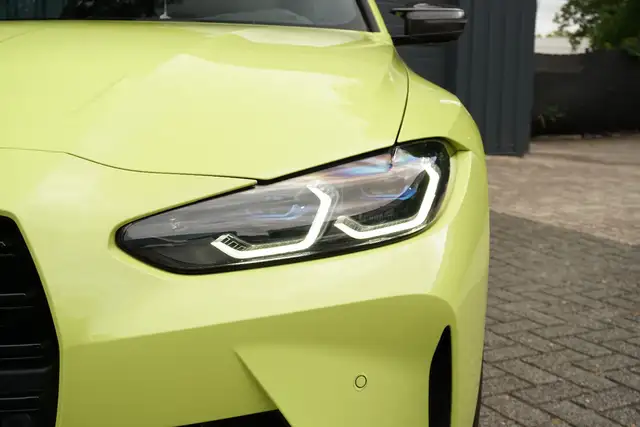 BMW M4 view 10