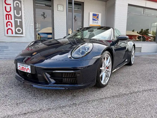 Porsche 911 view 2