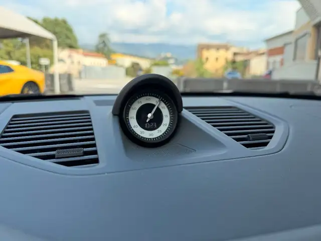 Porsche 911 view 18