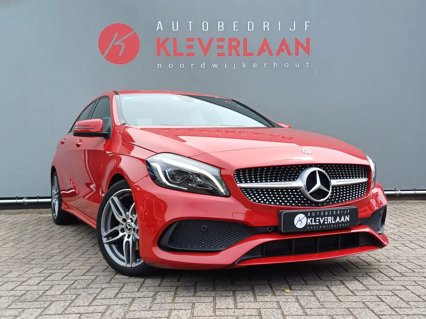 Mercedes-Benz A 180 Business Solution AMG | AUTOMAAT | DIRECT LEVERBAA Rood - 1