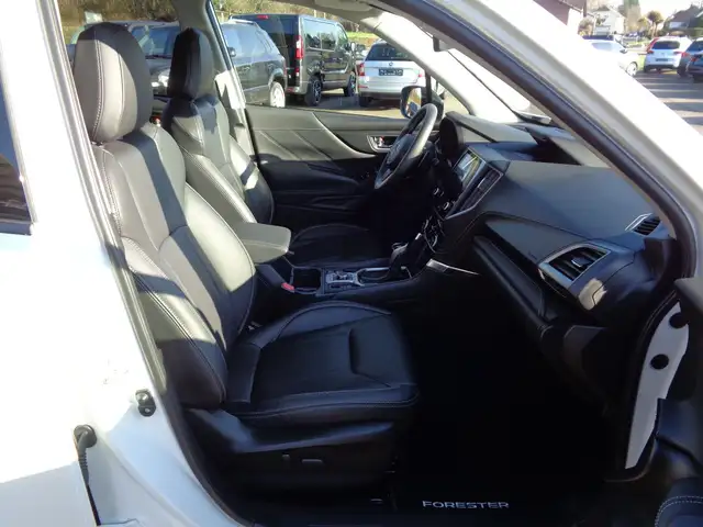Subaru Forester view 11