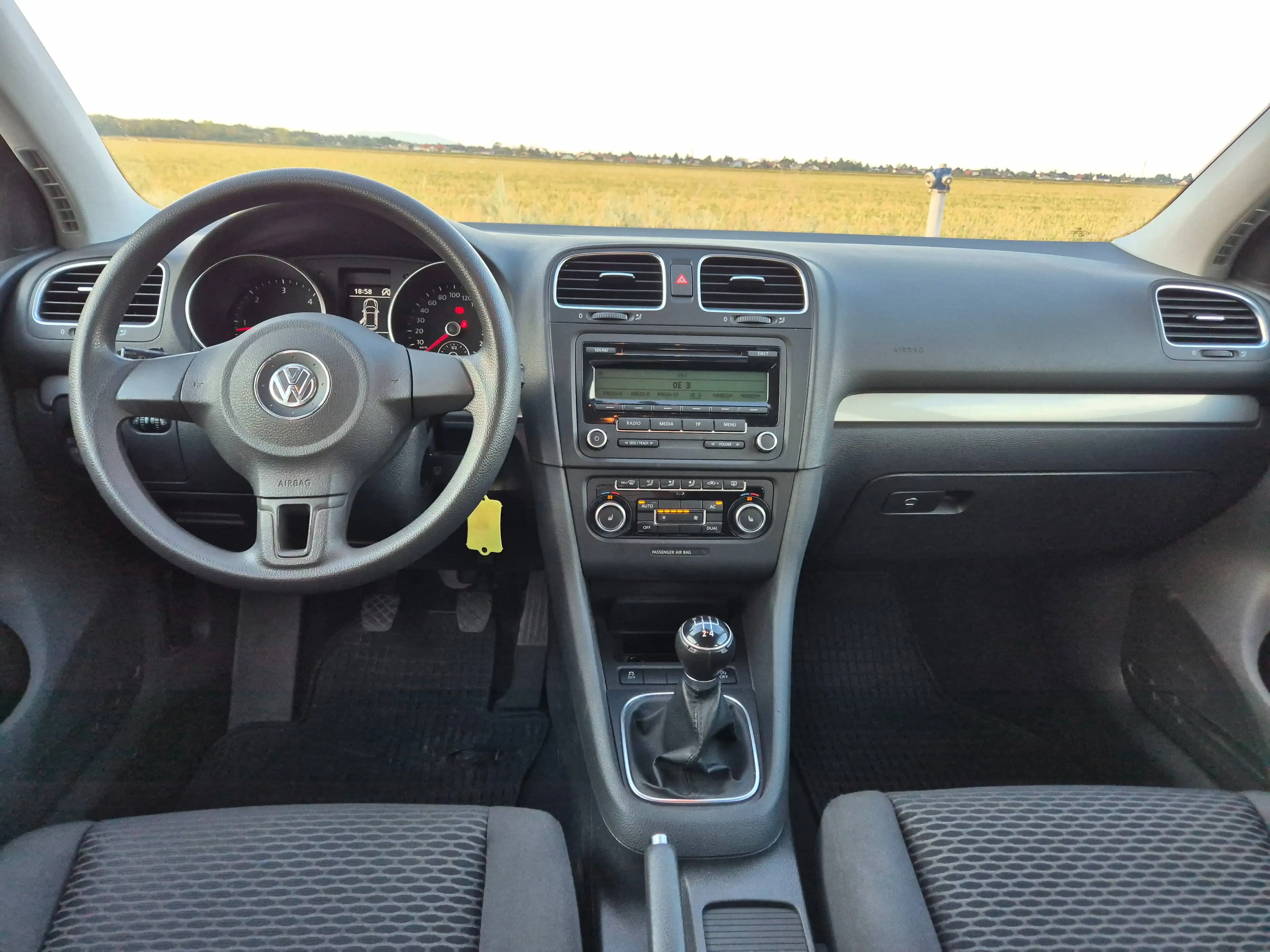 Volkswagen Golf Trendline BlueMotion/BMT — photo 10