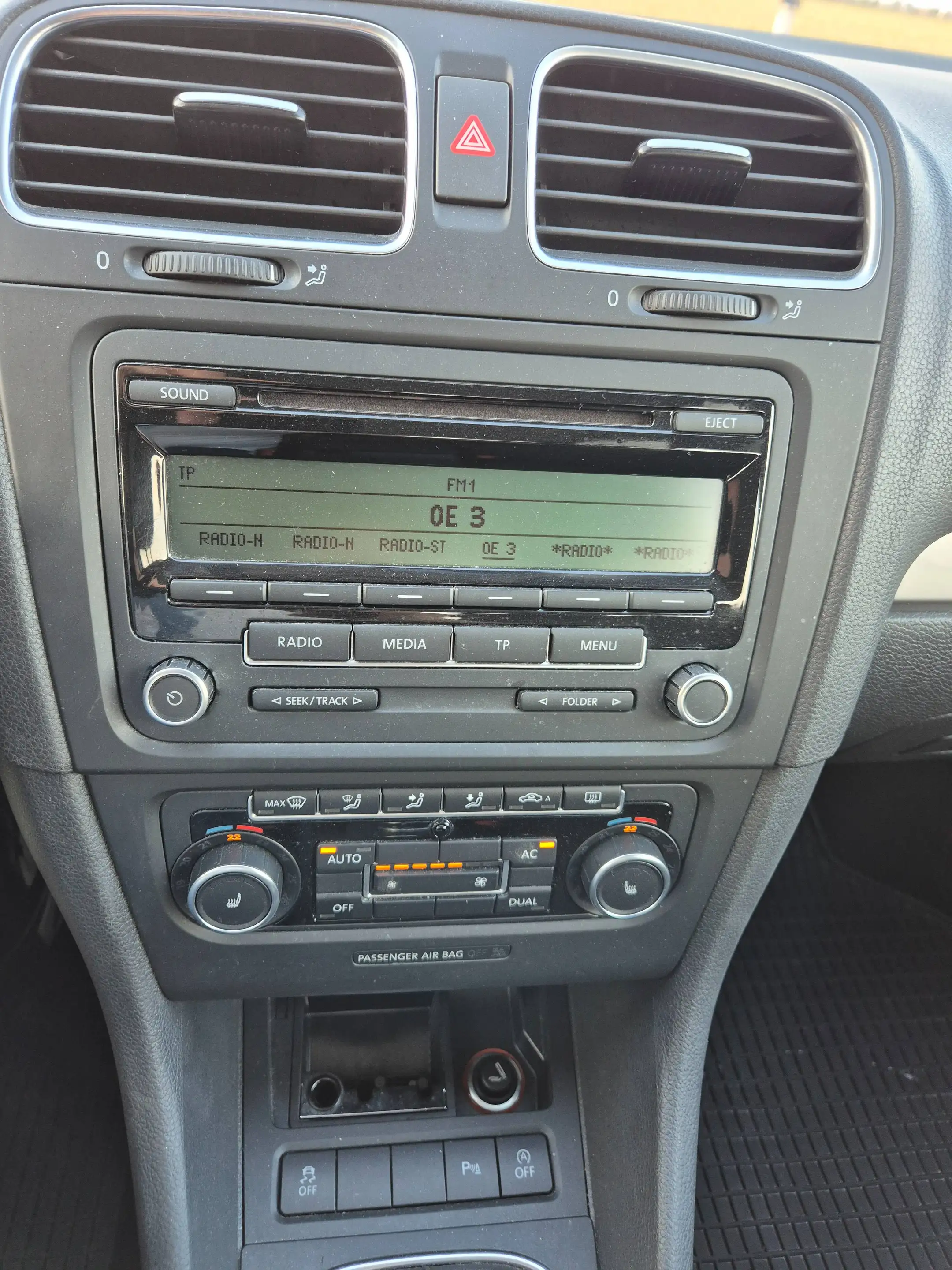 Volkswagen Golf Trendline BlueMotion/BMT — photo 12