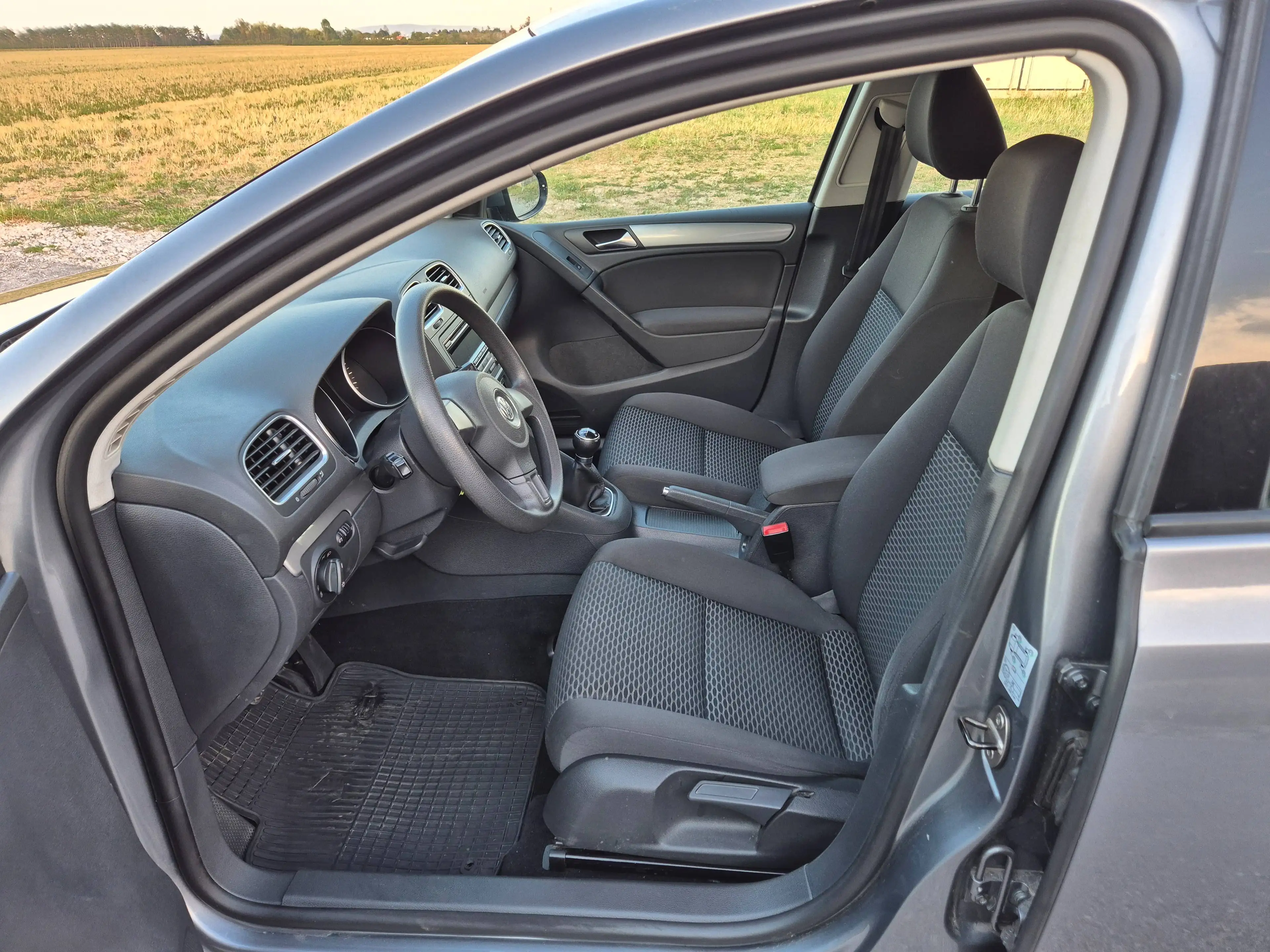 Volkswagen Golf Trendline BlueMotion/BMT — photo 7