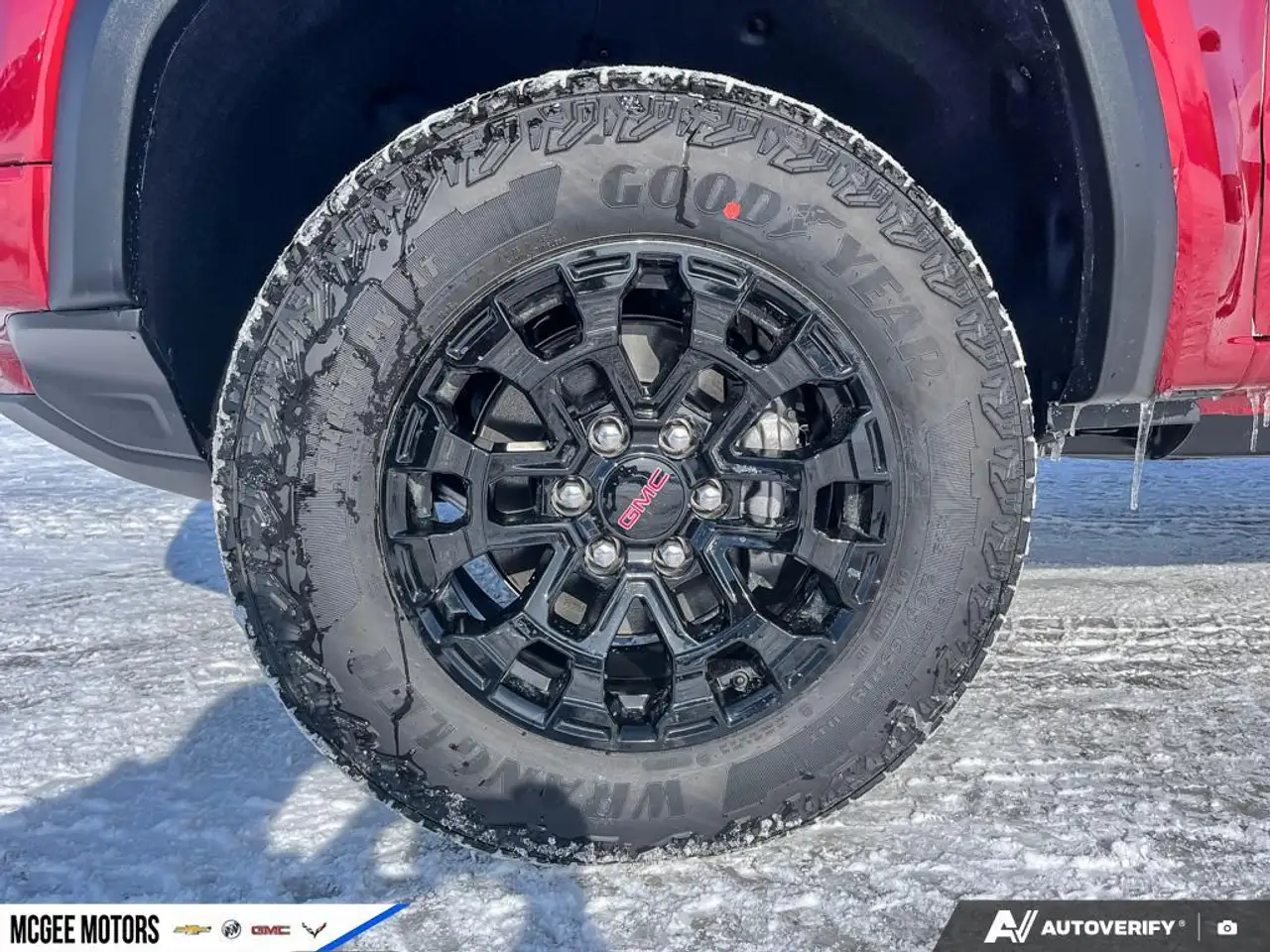 GMC Canyon снимка GMC Canyon