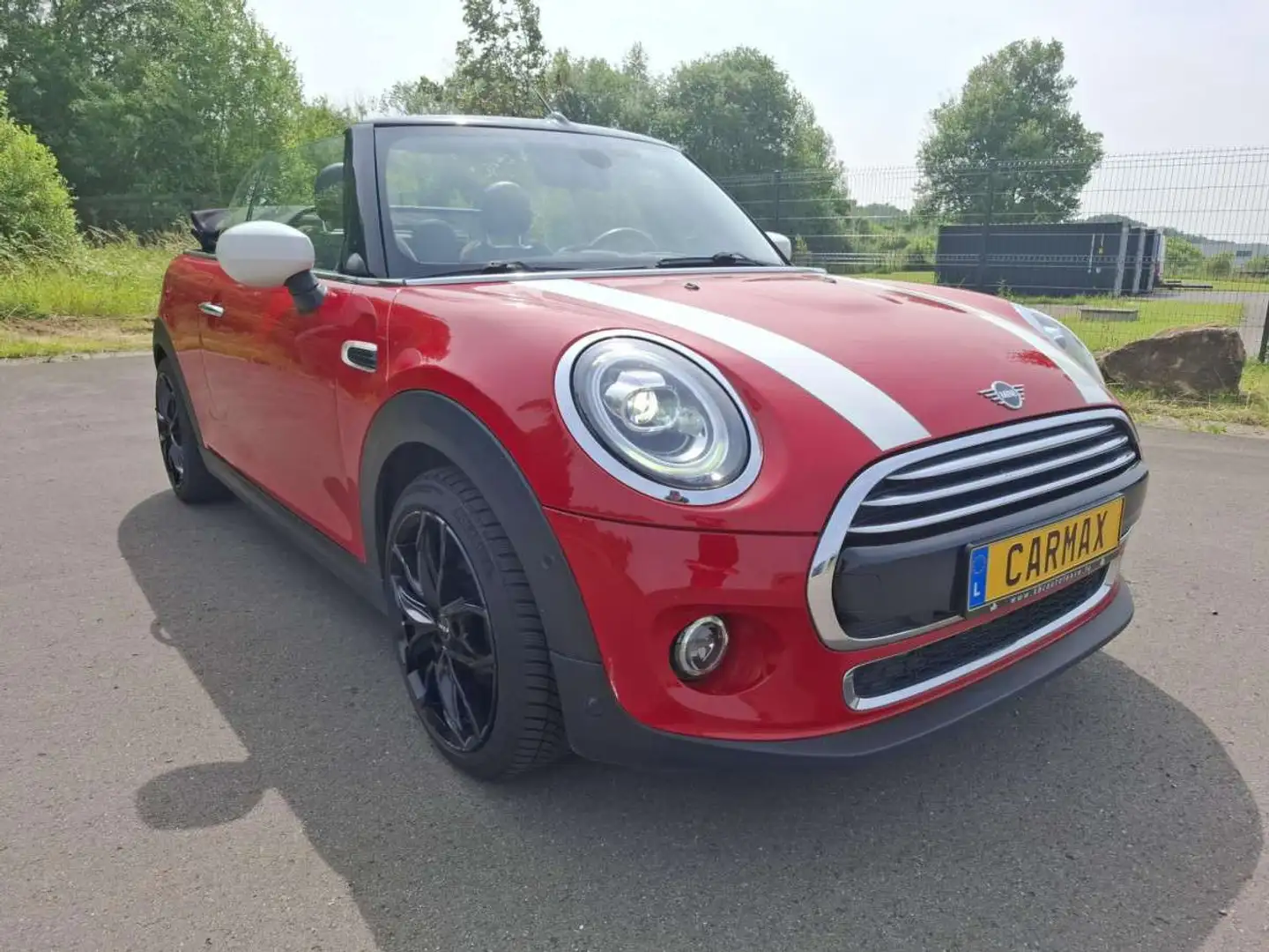 MINI Cooper Cabrio 136 Auto. Rood - 1
