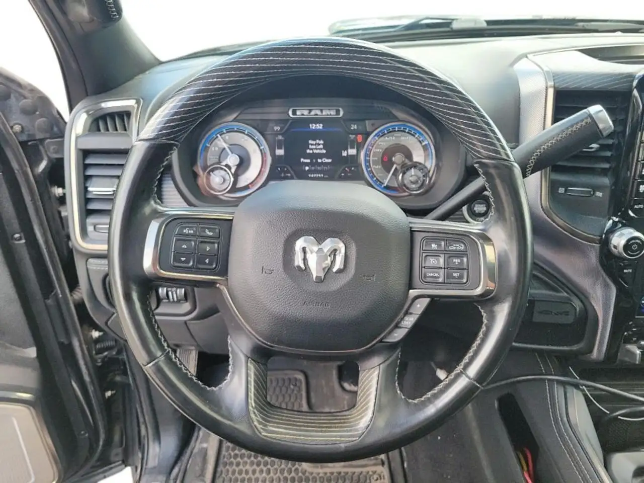 RAM 2500 снимка RAM 2500