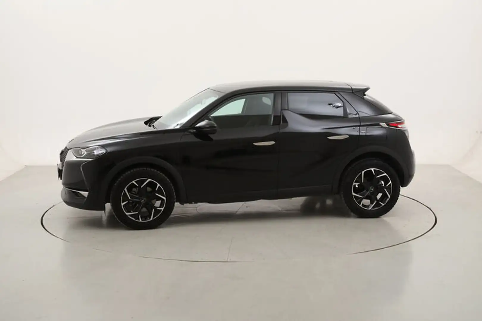 DS Automobiles DS 3 Crossback So Chic 1.5 Diesel 110CV Noir - 1