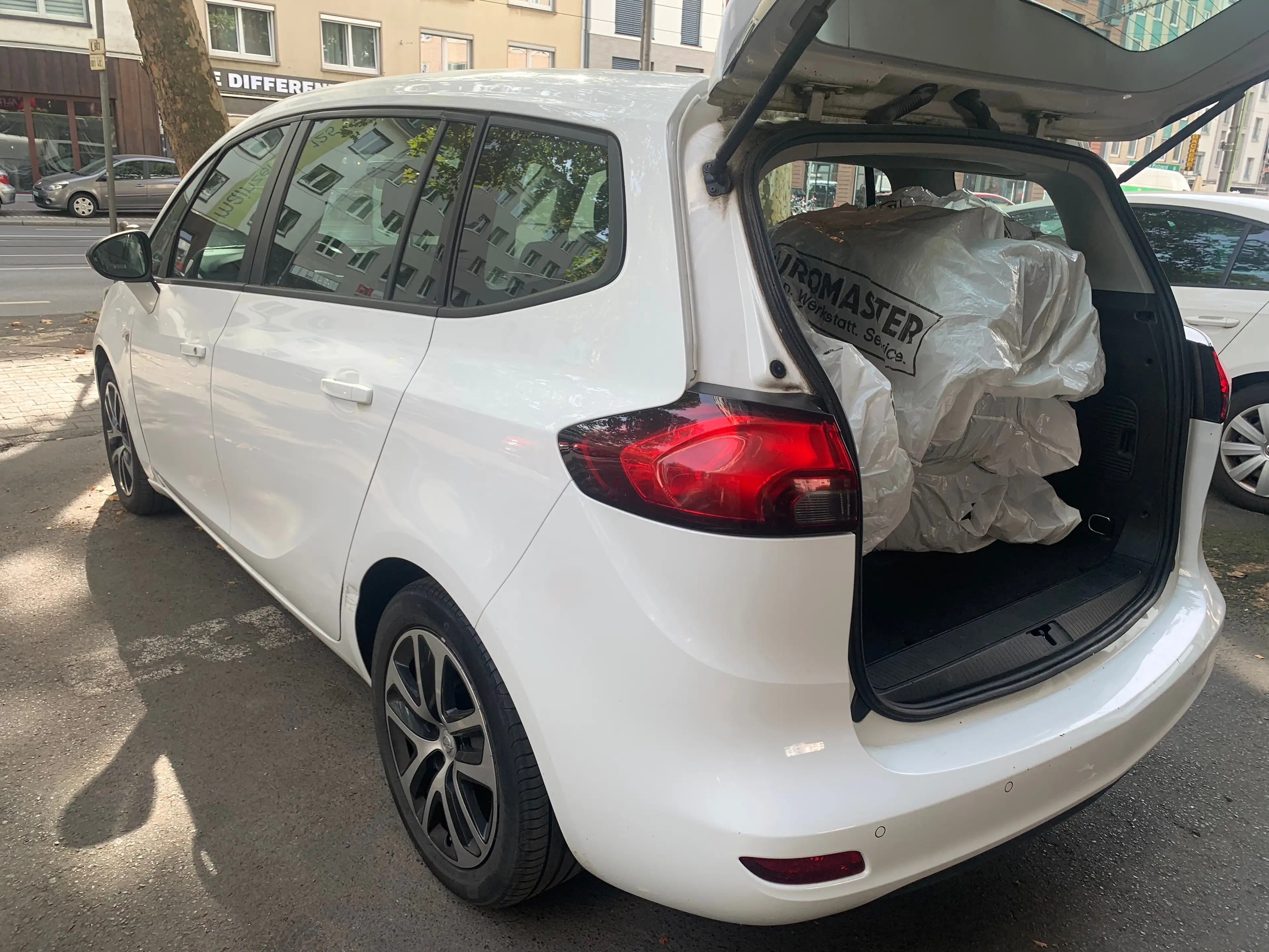 Opel Zafira C 2,0 CDTI Auto. NAVI PDC Kamara SHZ Business Edition — photo 10