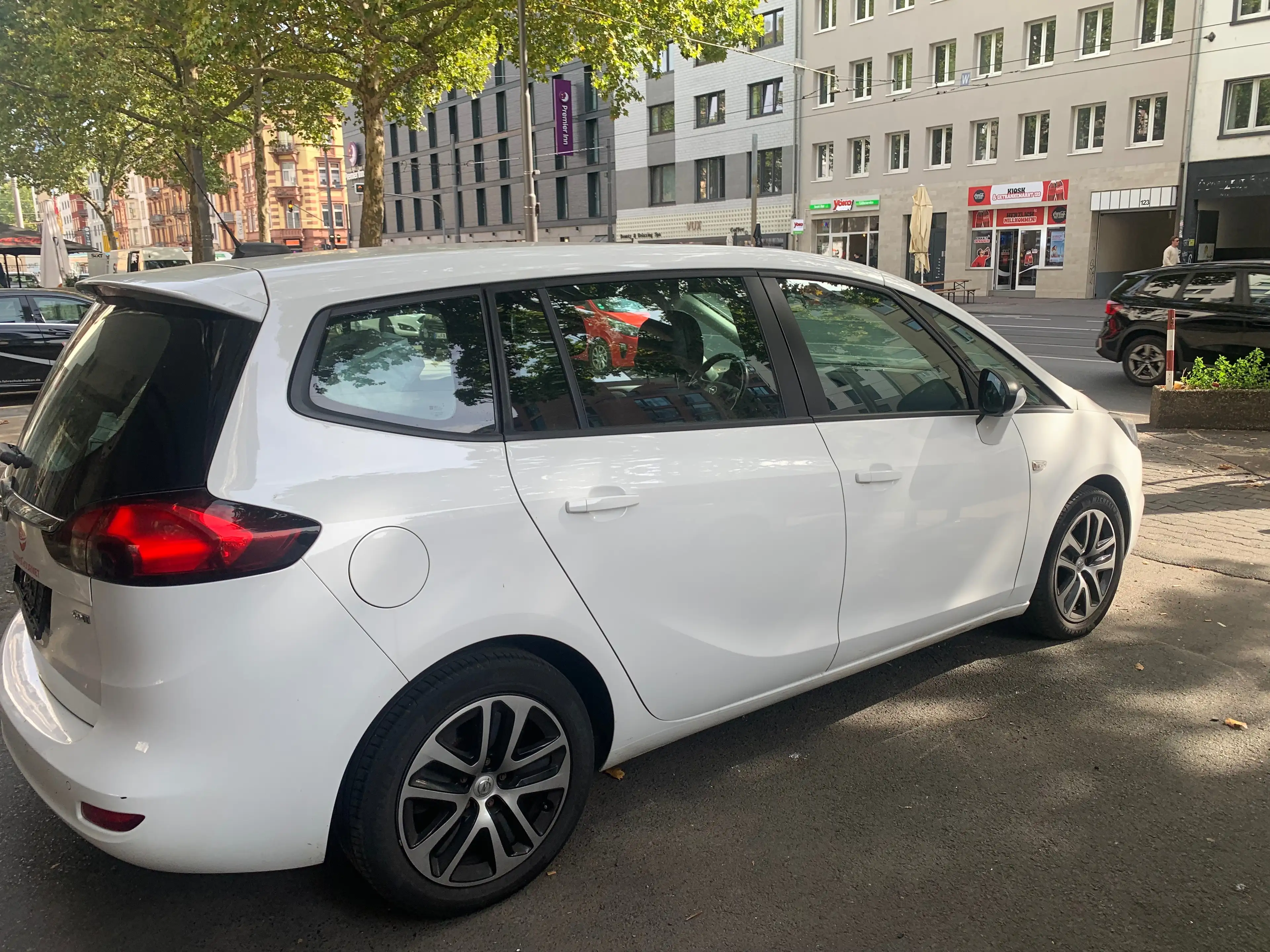 Opel Zafira C 2,0 CDTI Auto. NAVI PDC Kamara SHZ Business Edition — photo 8