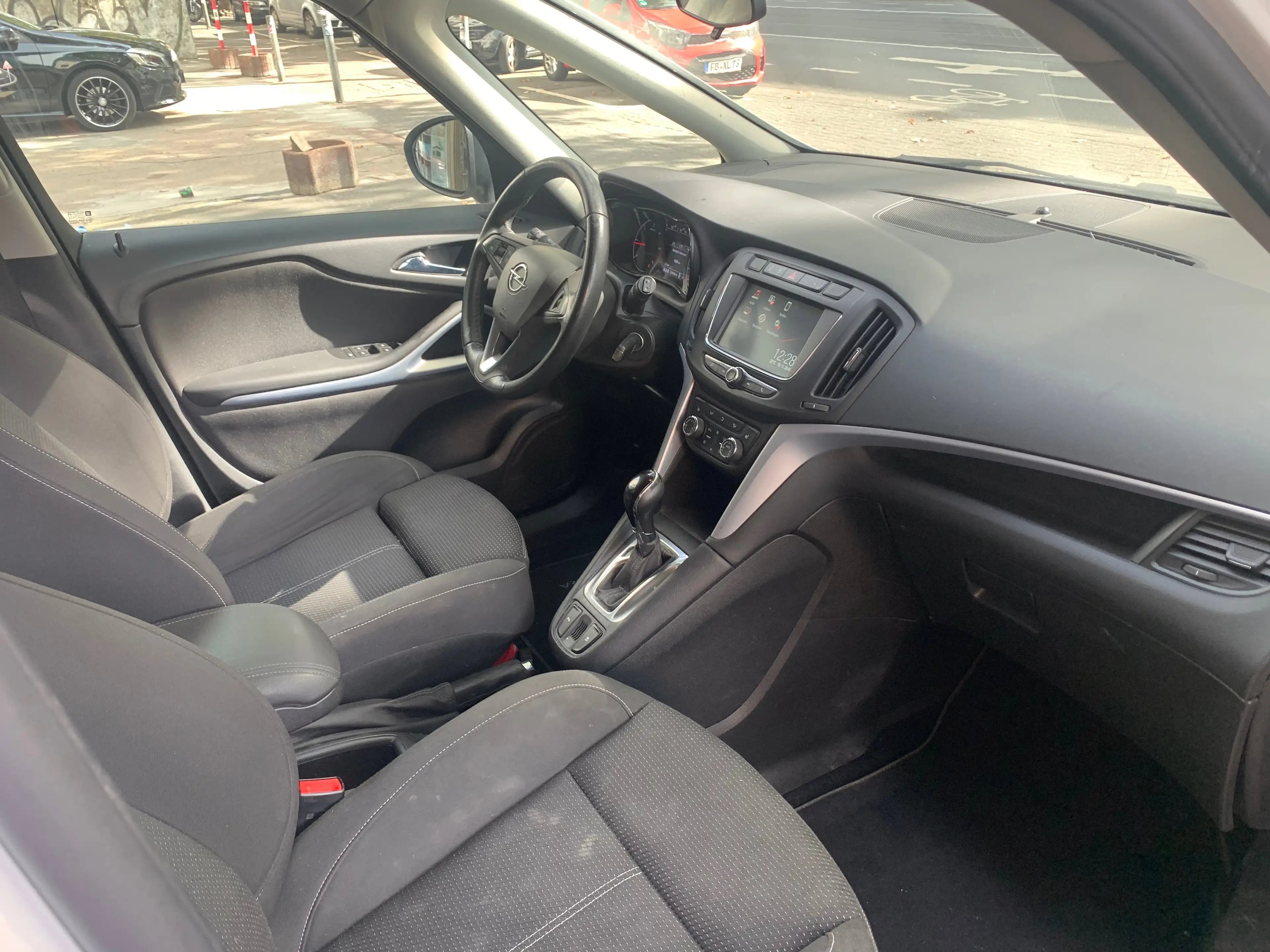 Opel Zafira C 2,0 CDTI Auto. NAVI PDC Kamara SHZ Business Edition — photo 3