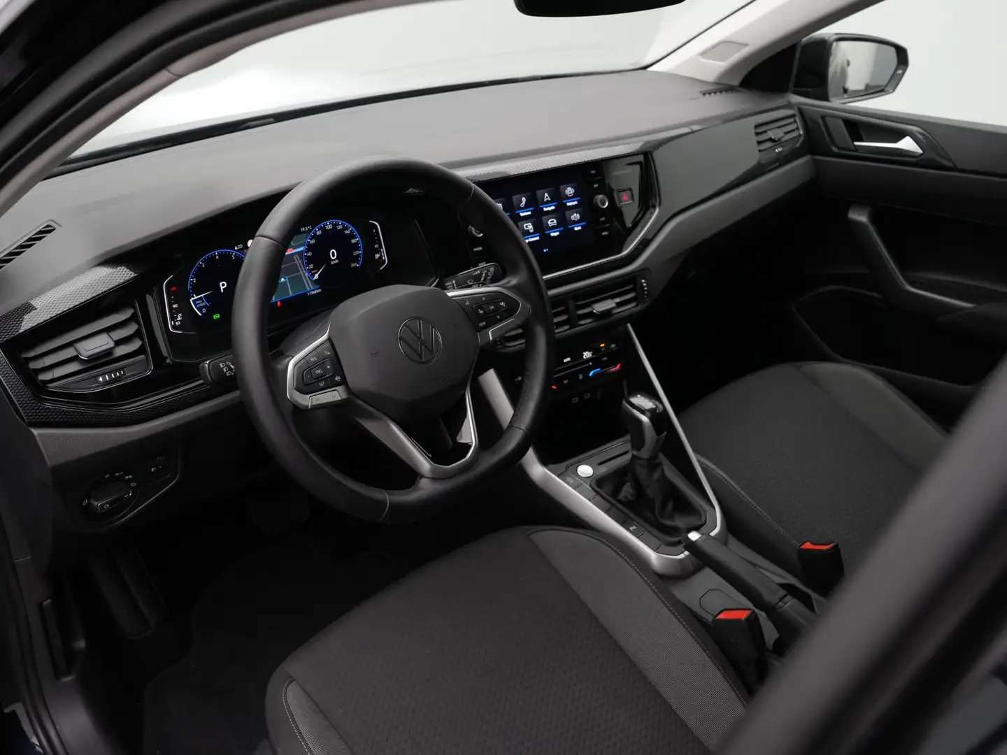 Volkswagen Polo 1.0 TSI 95 pk DSG Life | Achteruitrijcamera | Navi Schwarz - 2