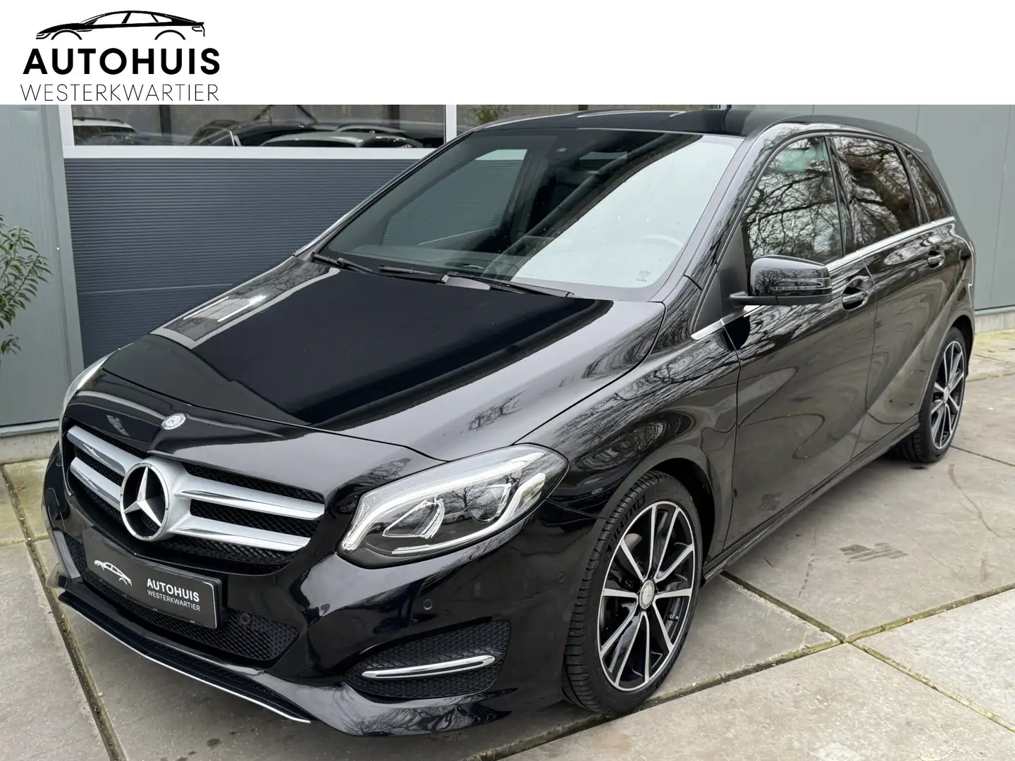 Mercedes-Benz B 180 Ambition plus 122pk Automaat Navigatie PDC AMG Lin Zwart - 1