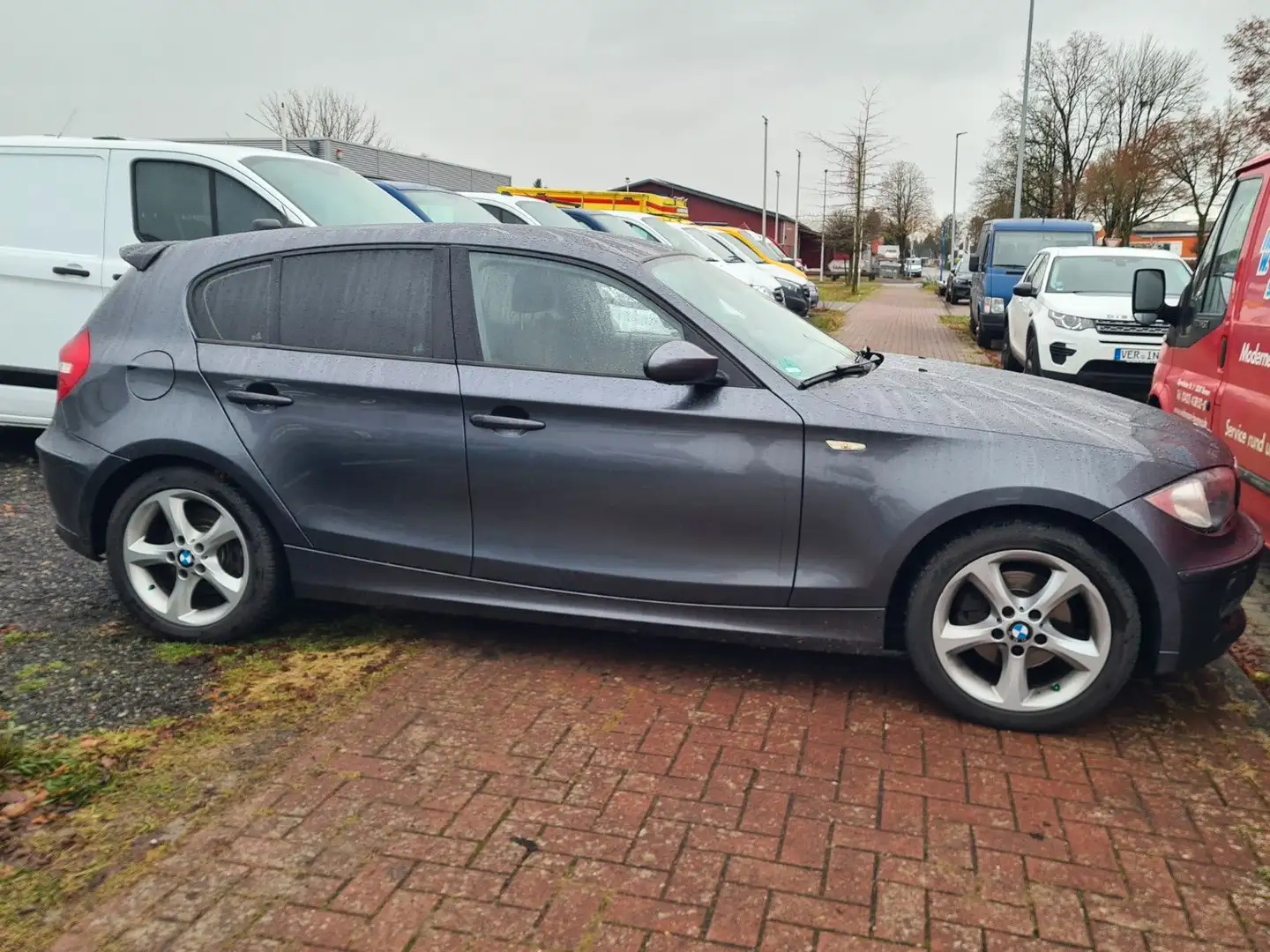 BMW 120 Baureihe 1 Lim. 120d Automatik Gris - 1
