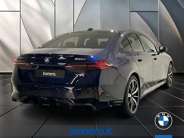 BMW 5 Series view 5