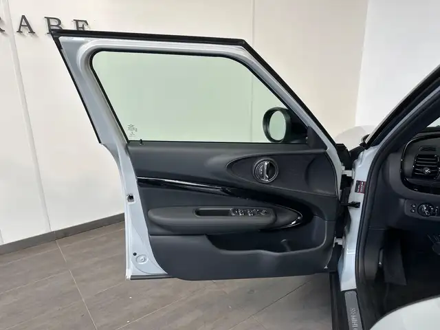 Mini Clubman view 6