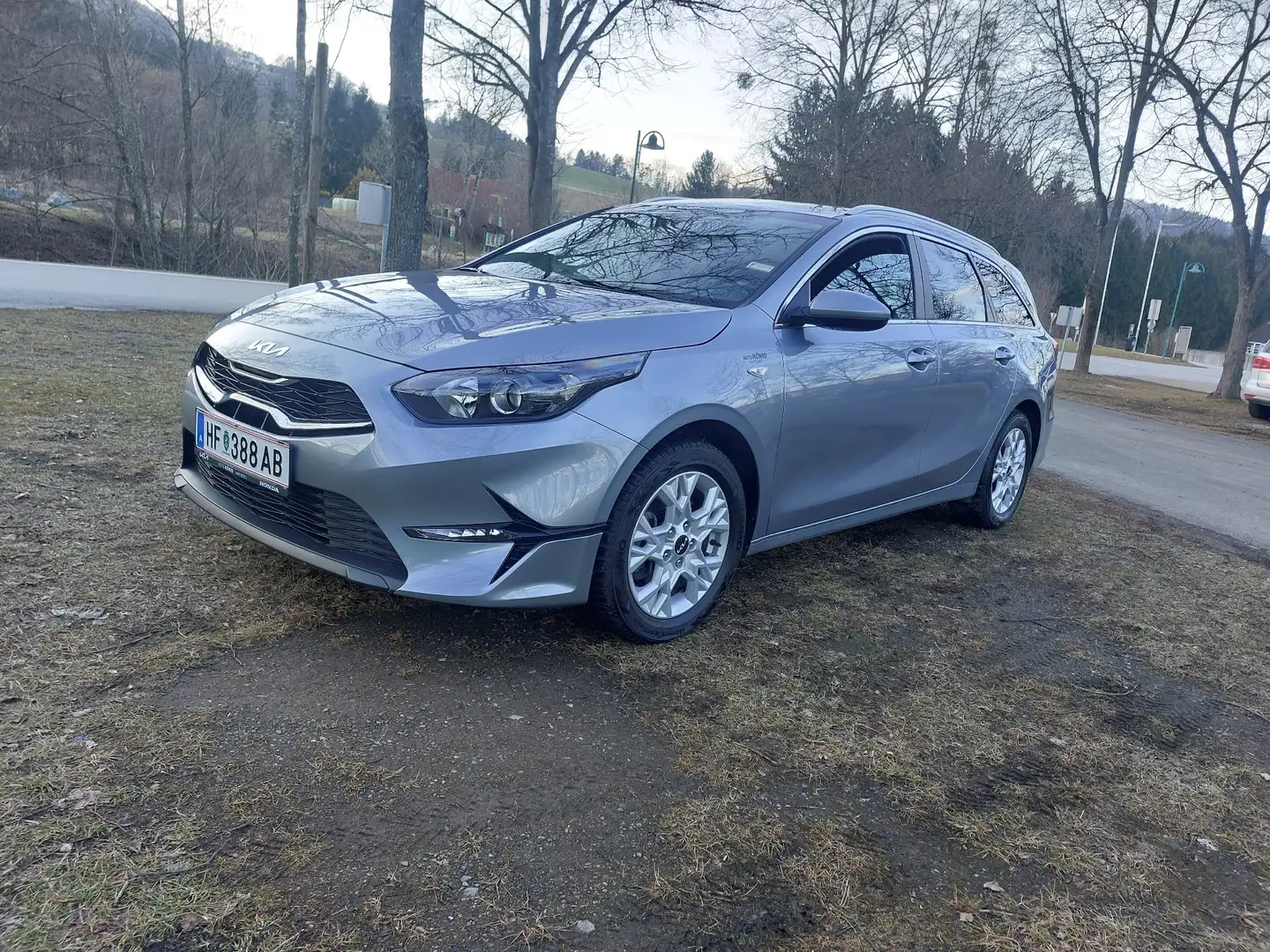 Kia Ceed SW / cee'd SW 1,6 CRDi SCR ISG Silber 48V - 1