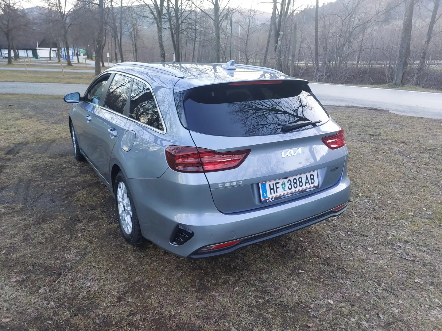 Kia Ceed SW / cee'd SW 1,6 CRDi SCR ISG Silber 48V - 2