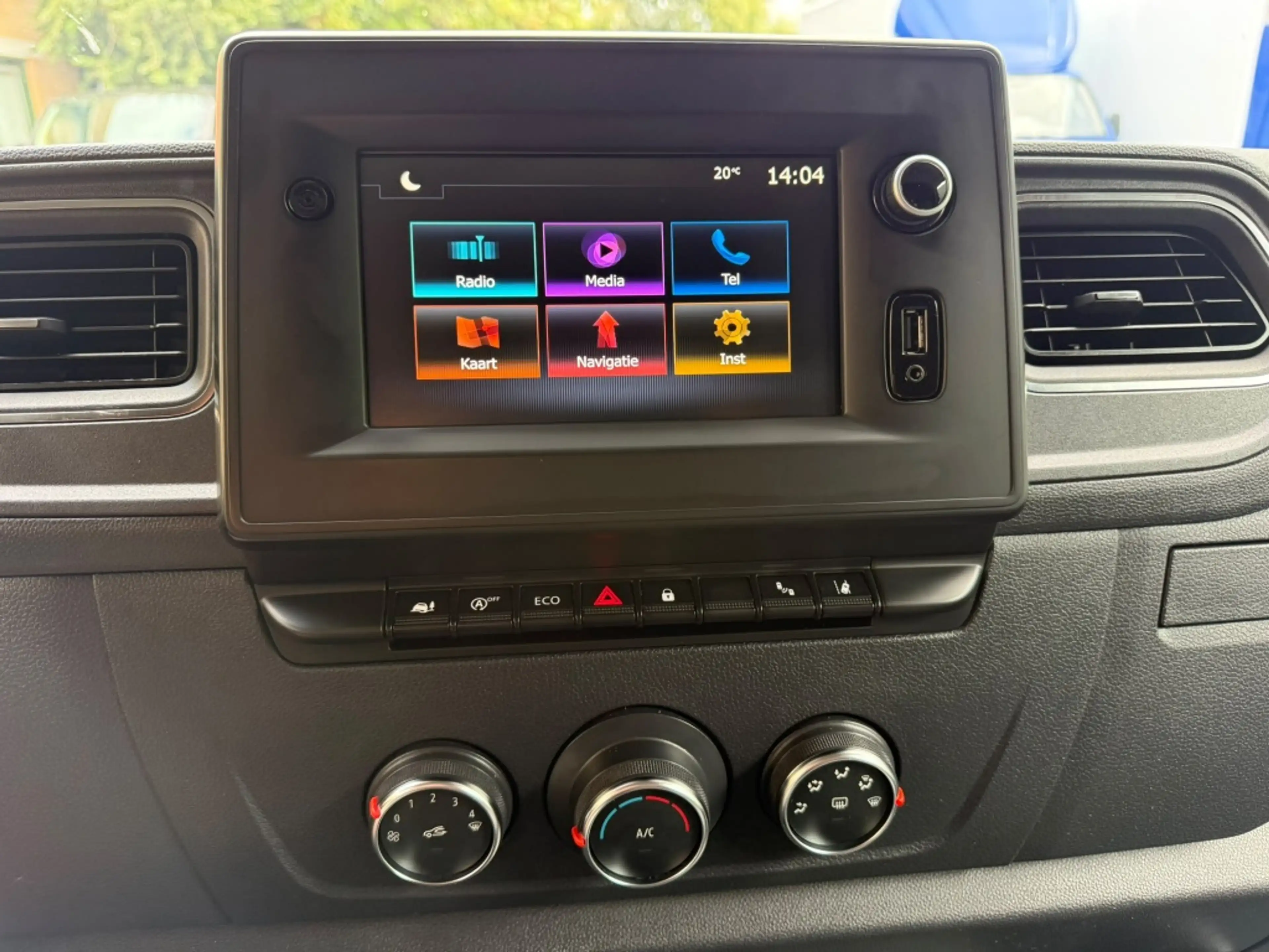 Renault Master T35 2.3dCi L2H2 W.E. — photo 6