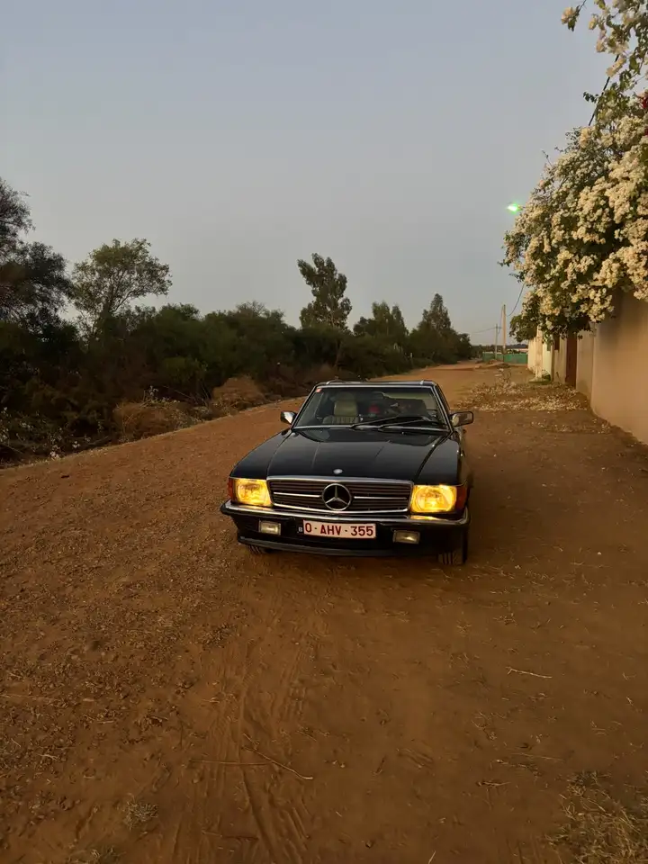 Mercedes-Benz SL 300 R107, foto 2