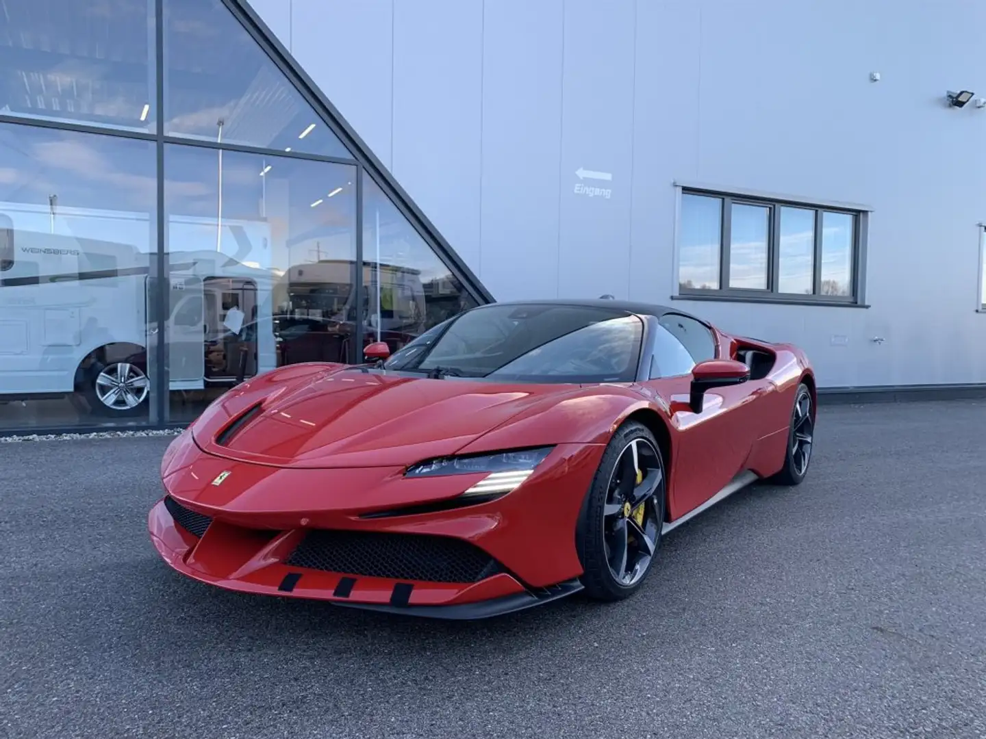 Ferrari SF90 Stradale *Fiorano Package* Rot - 1